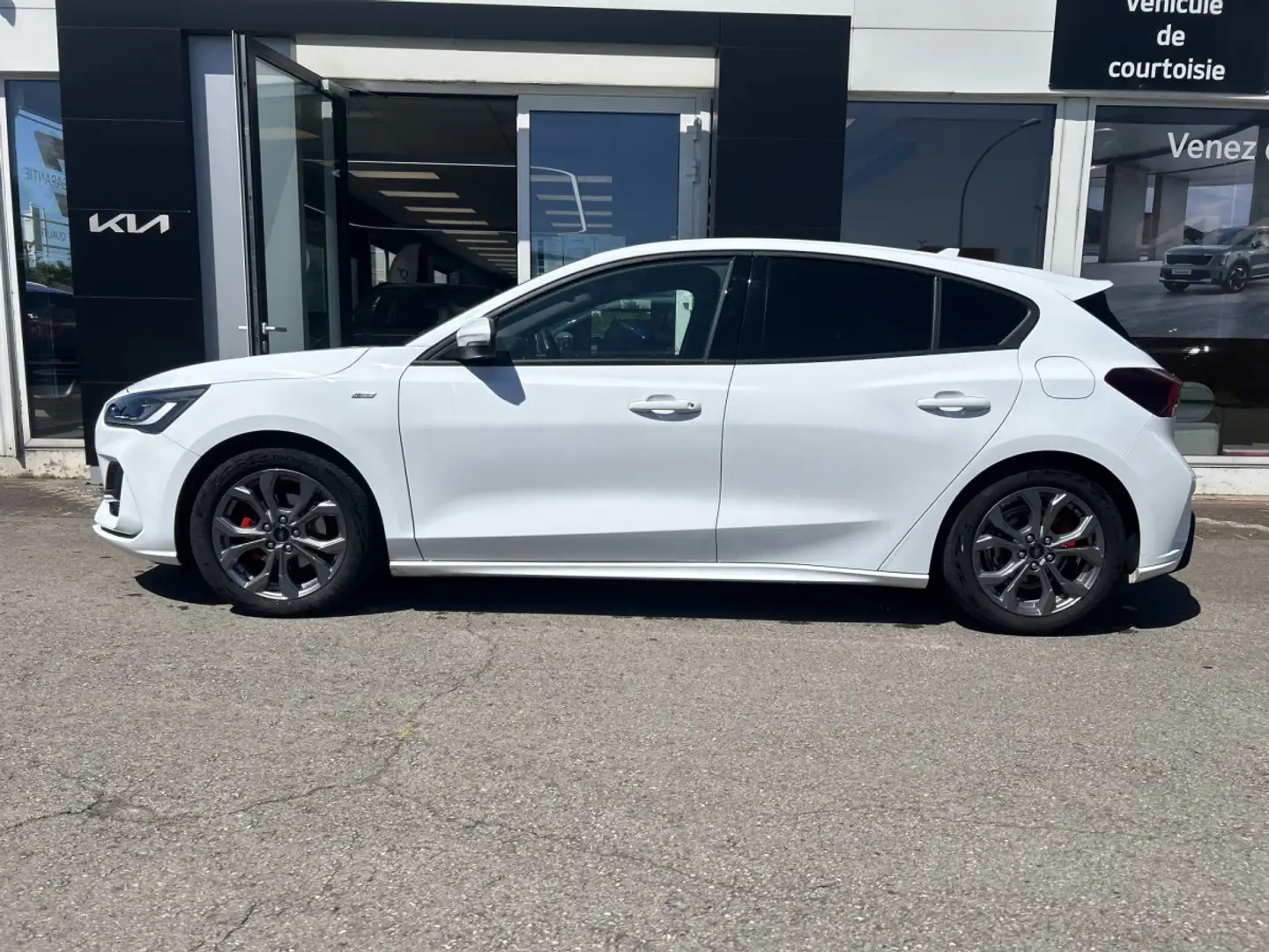 Ford Focus 1.0 EcoBoost MHEV ST-Line X - 2