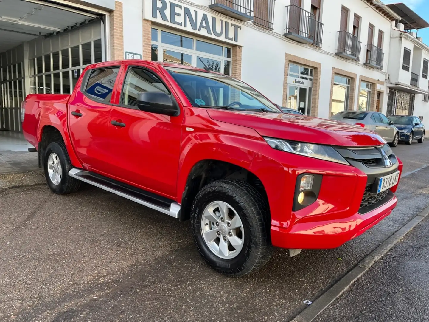 Mitsubishi L200 2.2DI-D Doble Cabina 6AT M-PRO Rojo - 1