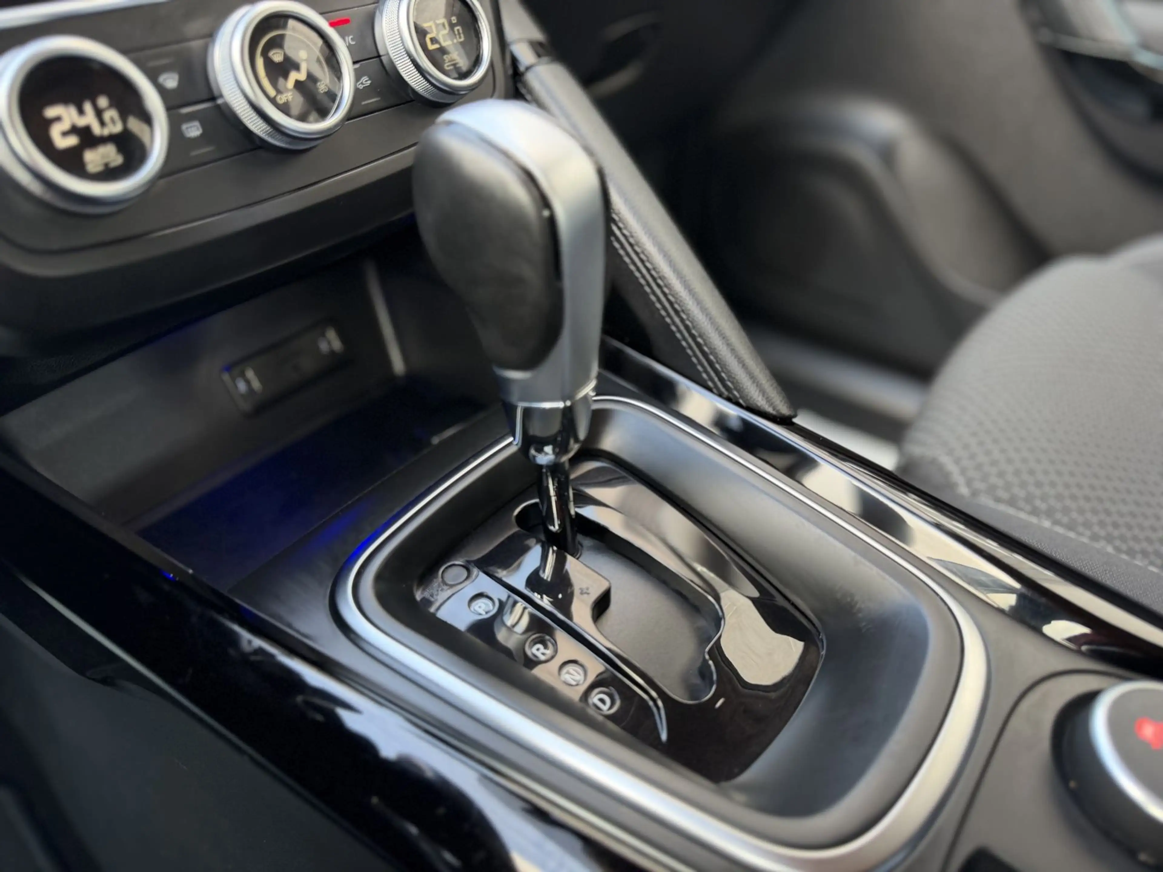 Renault Kadjar Business Autom Kamera Keyless Sitzhg AHK — photo 10