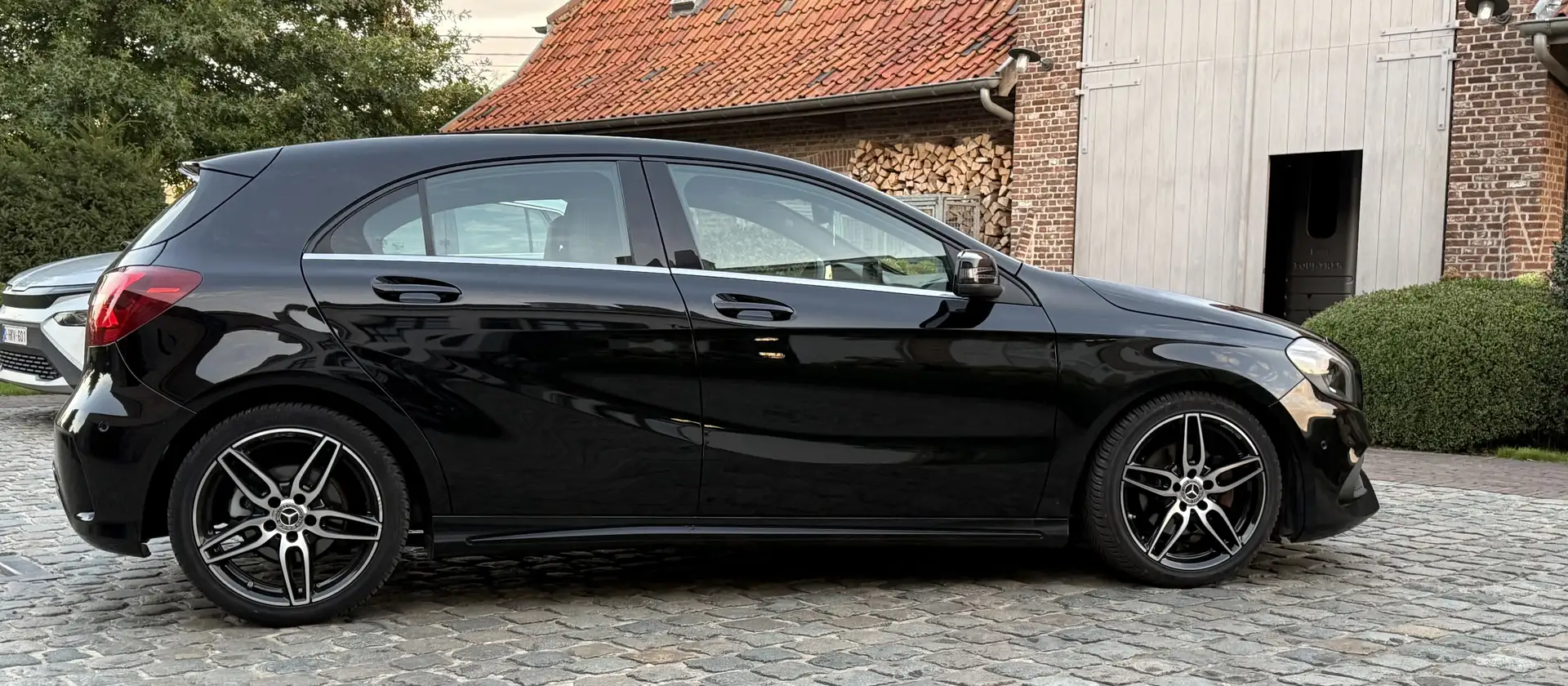 Mercedes-Benz A 160 AMG Line - 2