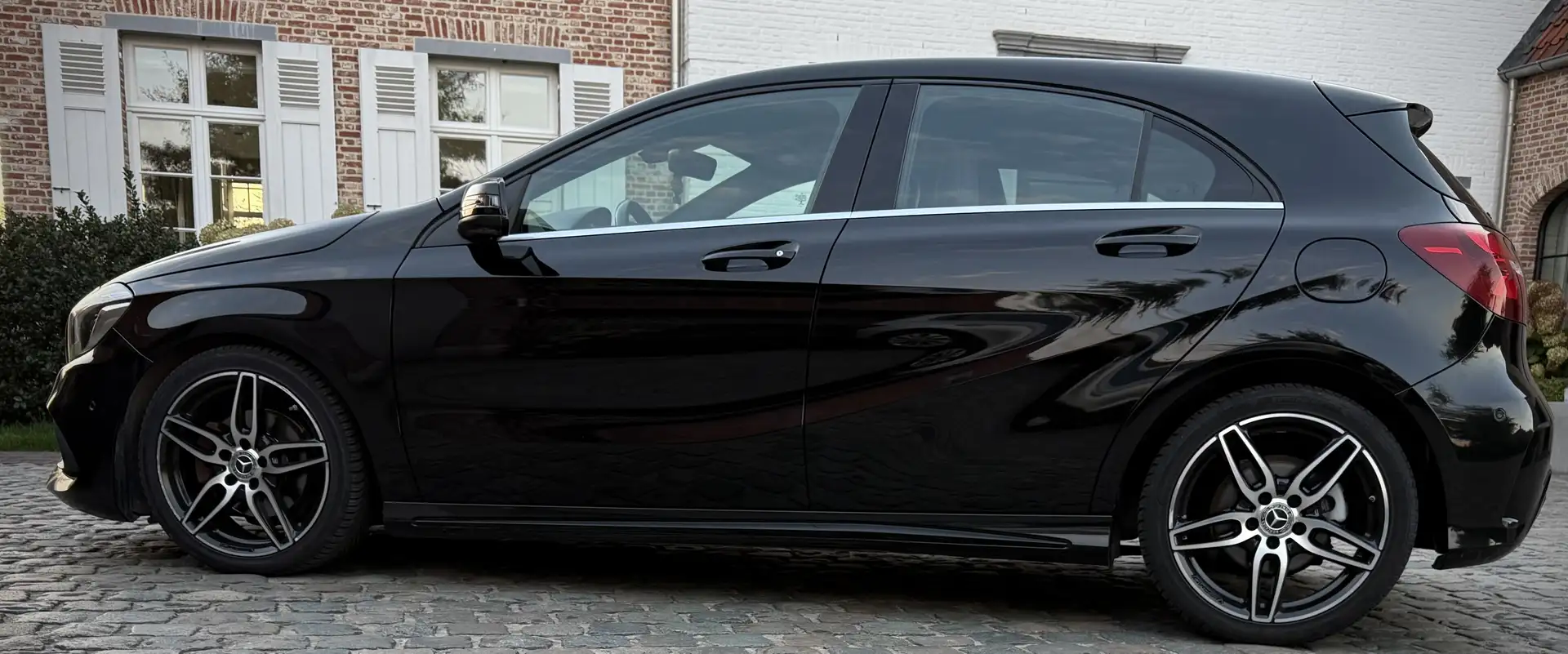 Mercedes-Benz A 160 AMG Line - 1