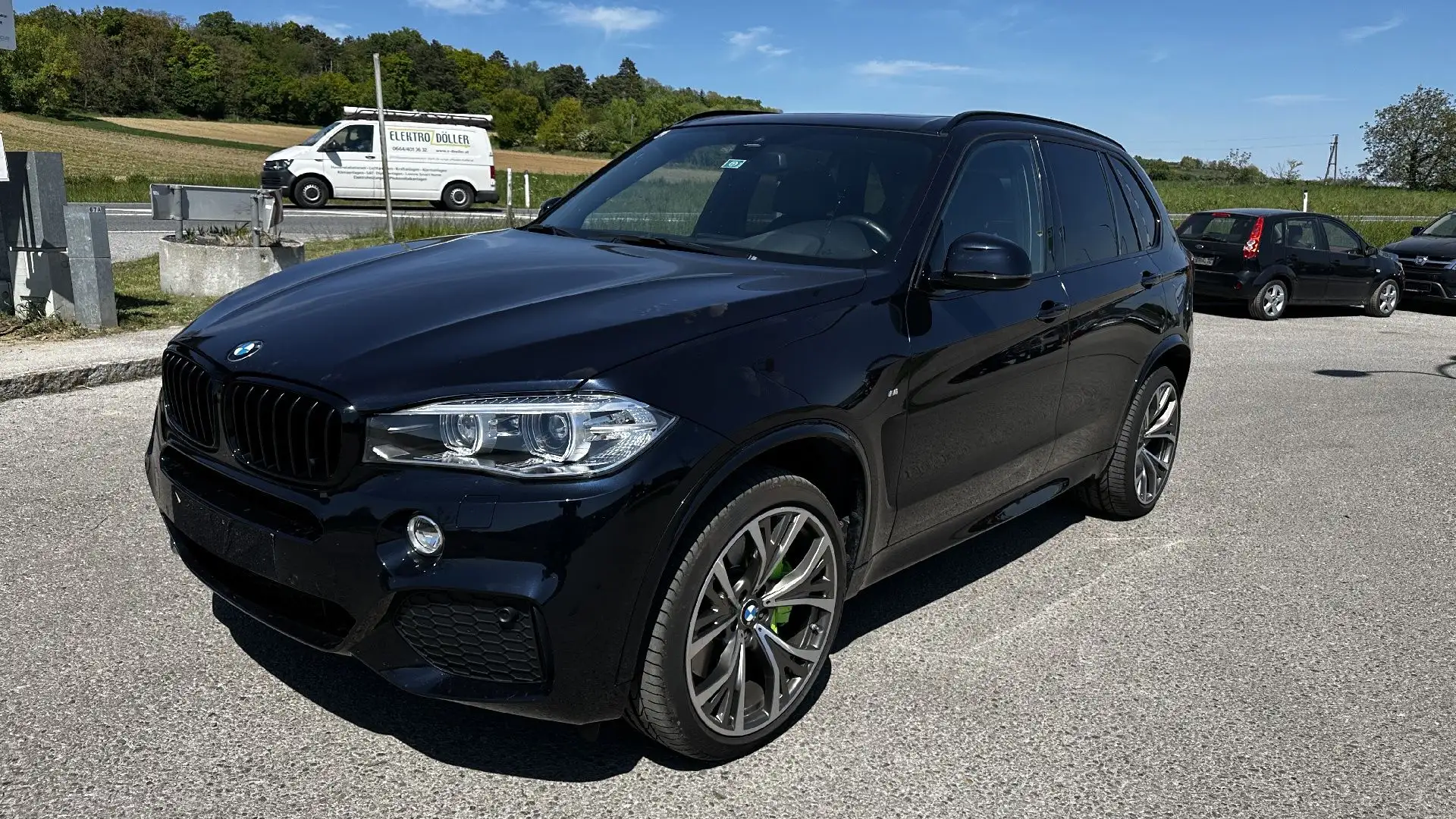 BMW X5 xDrive50i Schwarz - 2