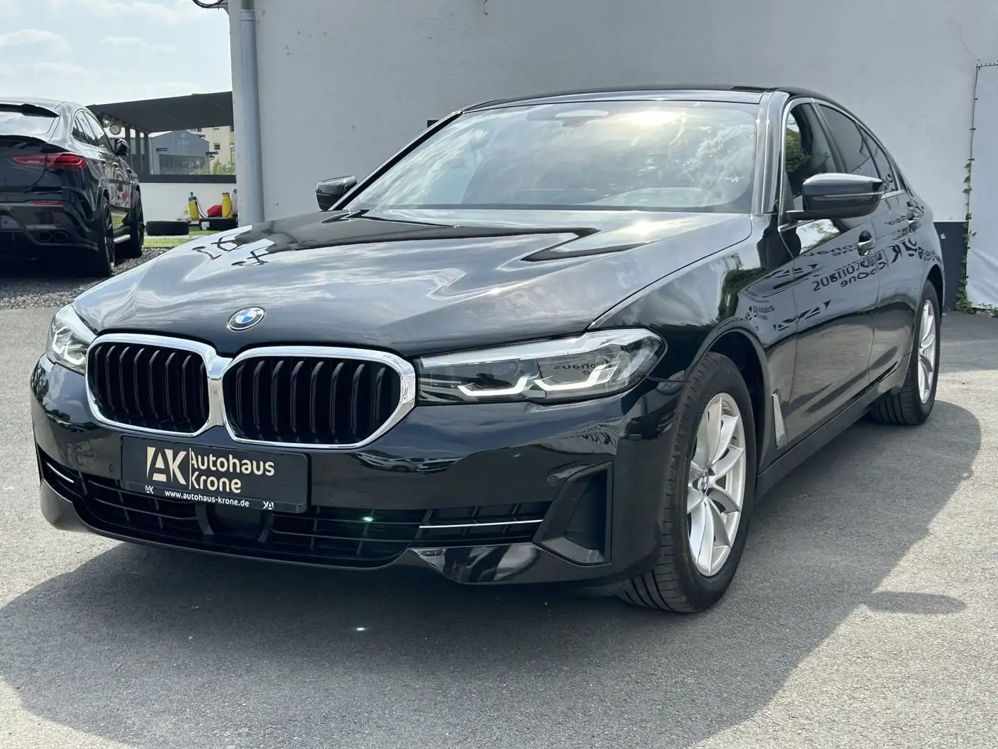 BMW 520 d Mild Hybrid *LIVE COCKPIT*STHZ* SPORTSITZE*LED*K Schwarz - 2