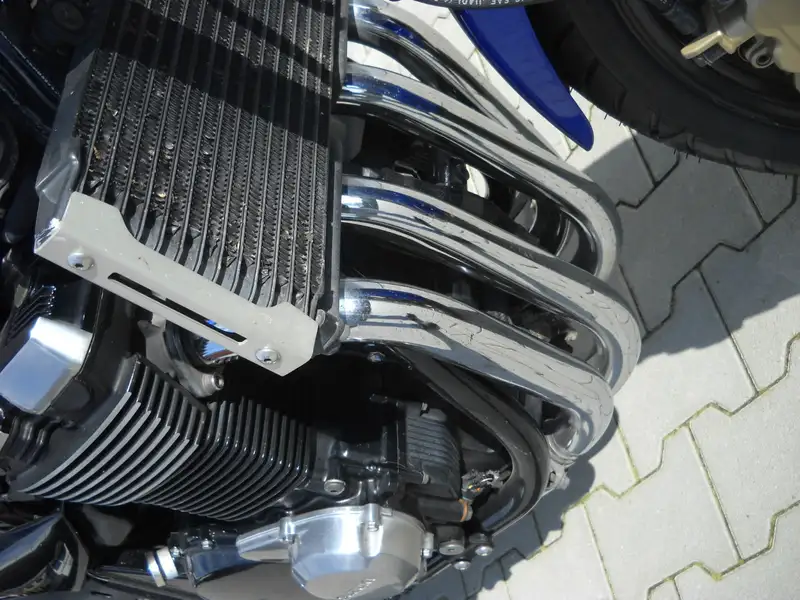 Suzuki GSX 1400 - foto 8