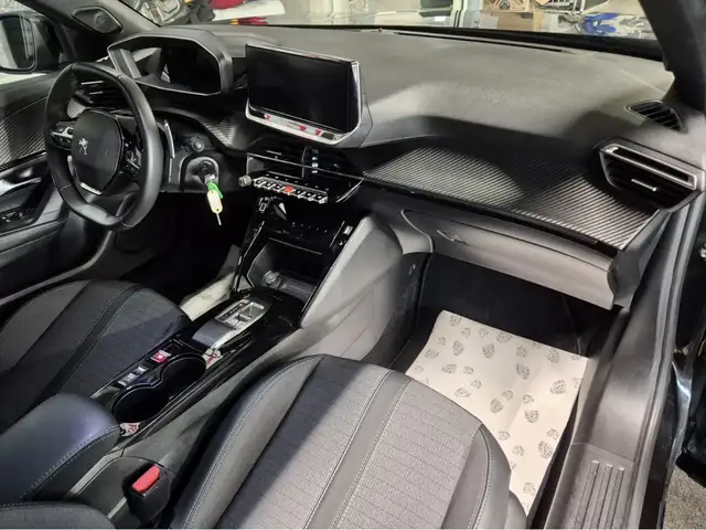 Peugeot 2008 view 6