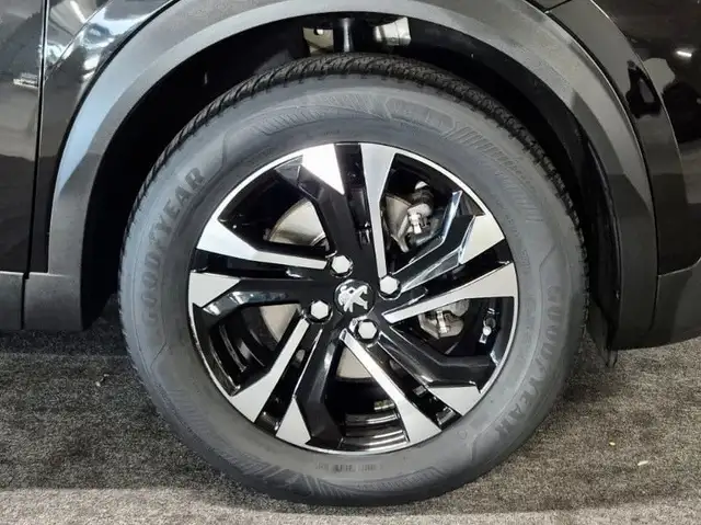 Peugeot 2008 view 11