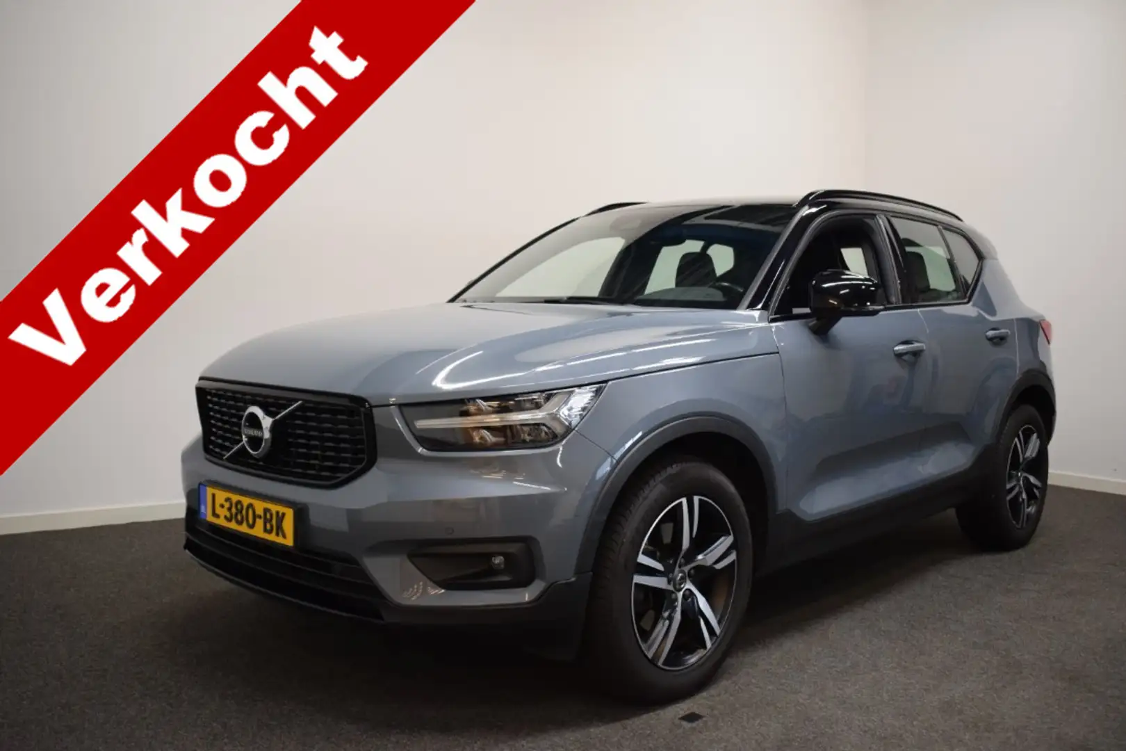 Volvo XC40 2.0 B4 198pk AUT8 R-Design Trekhaak 2100kg/ Stoel+ Gris - 1