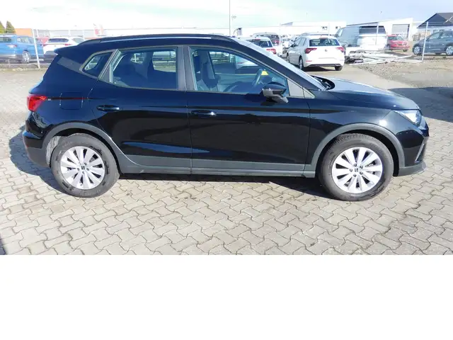 SEAT Arona view 2