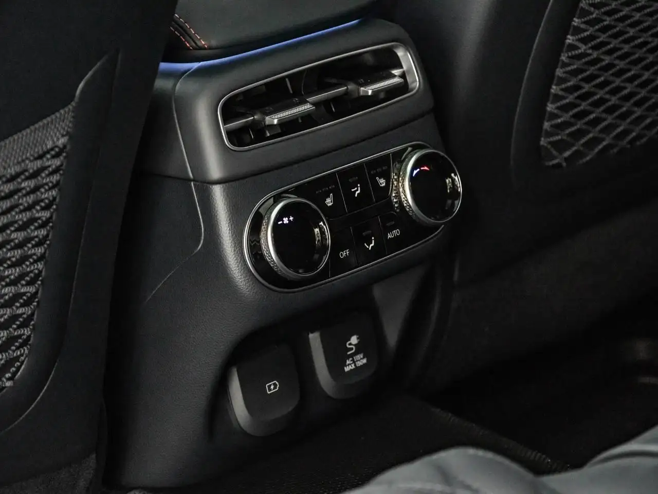 Genesis GV70 снимка Genesis GV70