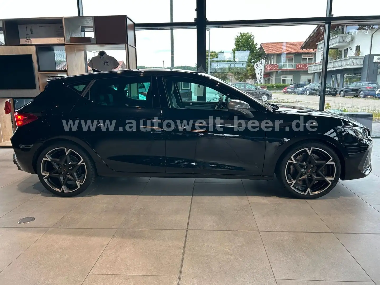 CUPRA Leon VZ 2.0 TSI 300PS DSG *AHK*FULL LINK*NAV*CAM Noir - 2