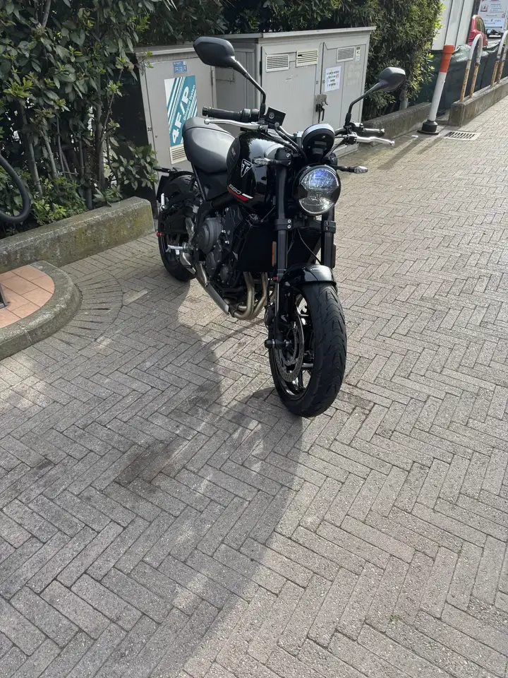 Triumph Trident 660