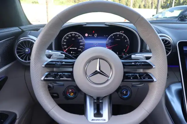 Mercedes-Benz SL Class view 14