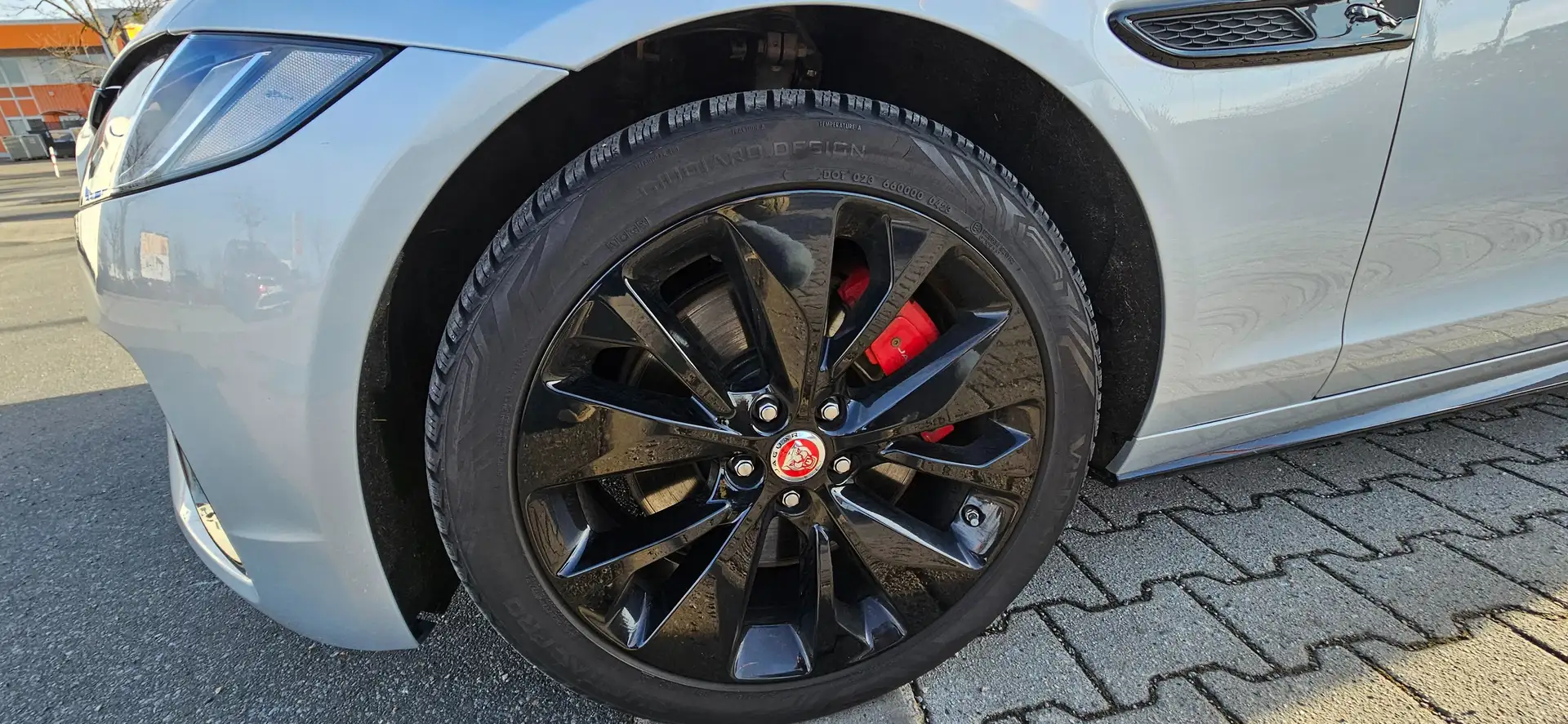 Jaguar XF XF+D200+Sportbrake+R-Dynamic+BLACK Argintiu - 2