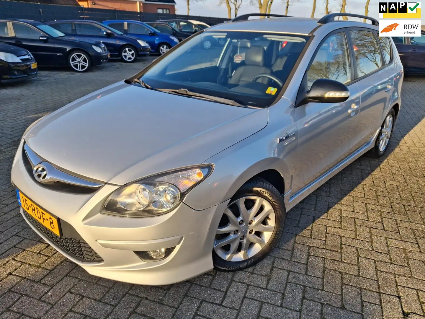 Hyundai i30 CW 1.6i i-Motion 2011. Climate/Cruise/Trekhaak etc Grau - 1