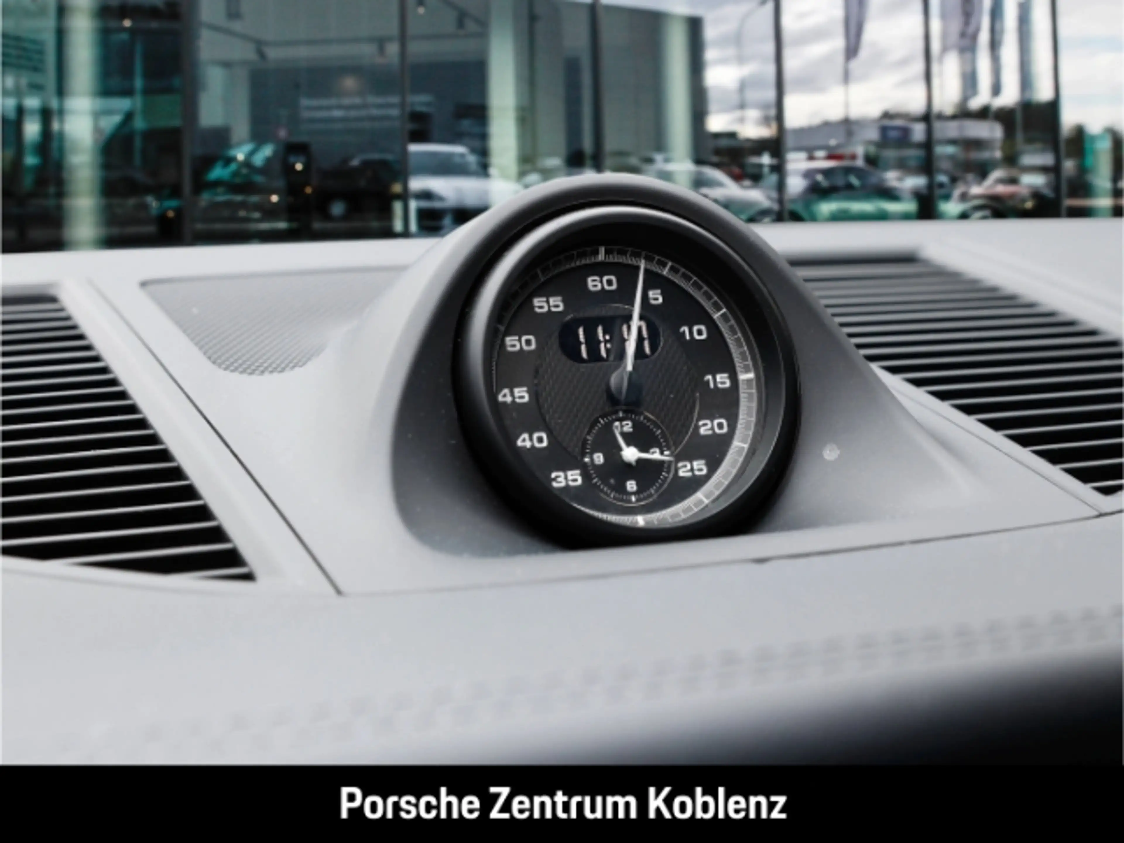 Porsche Macan GTS — photo 26