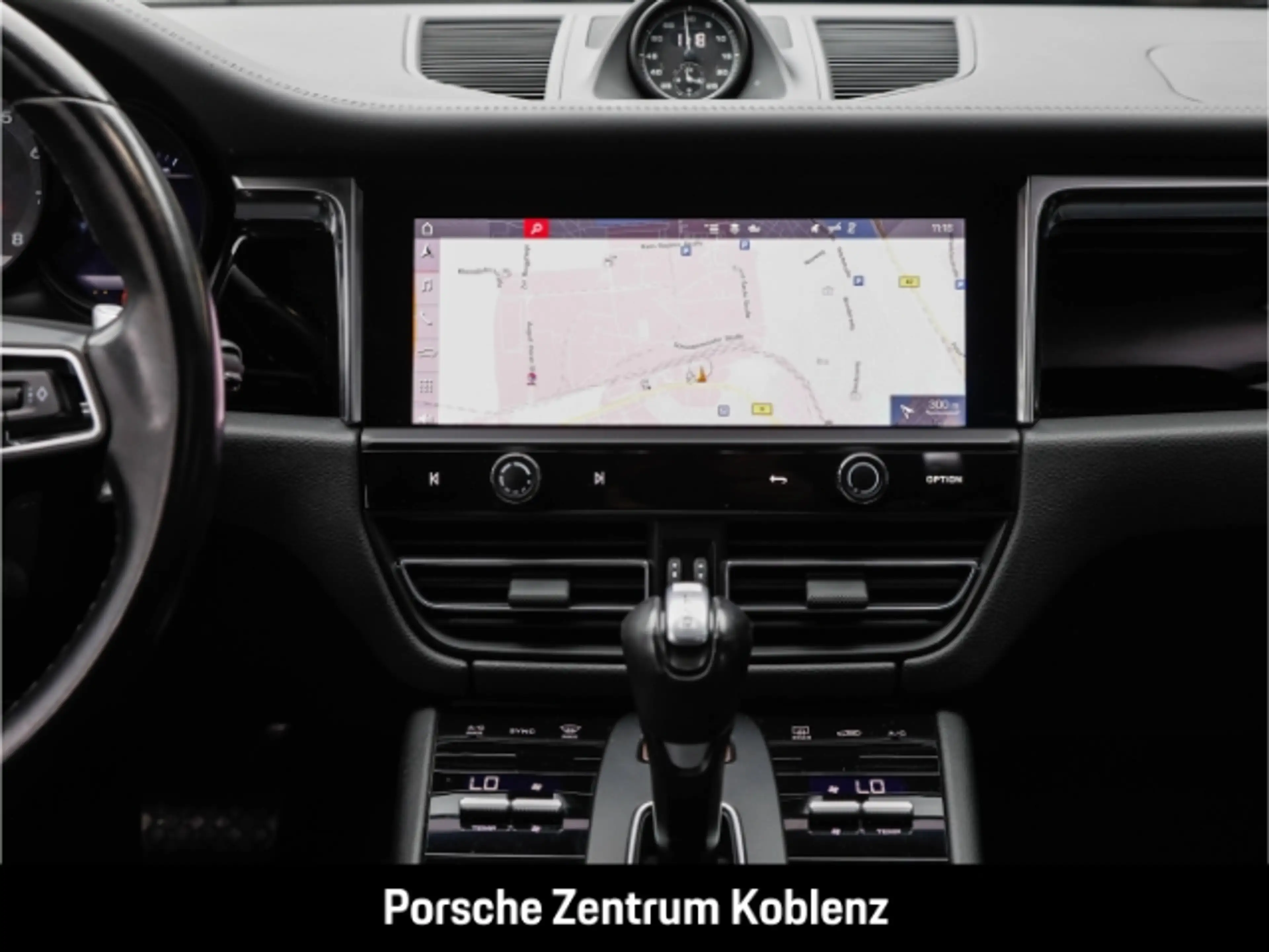 Porsche Macan GTS — photo 21