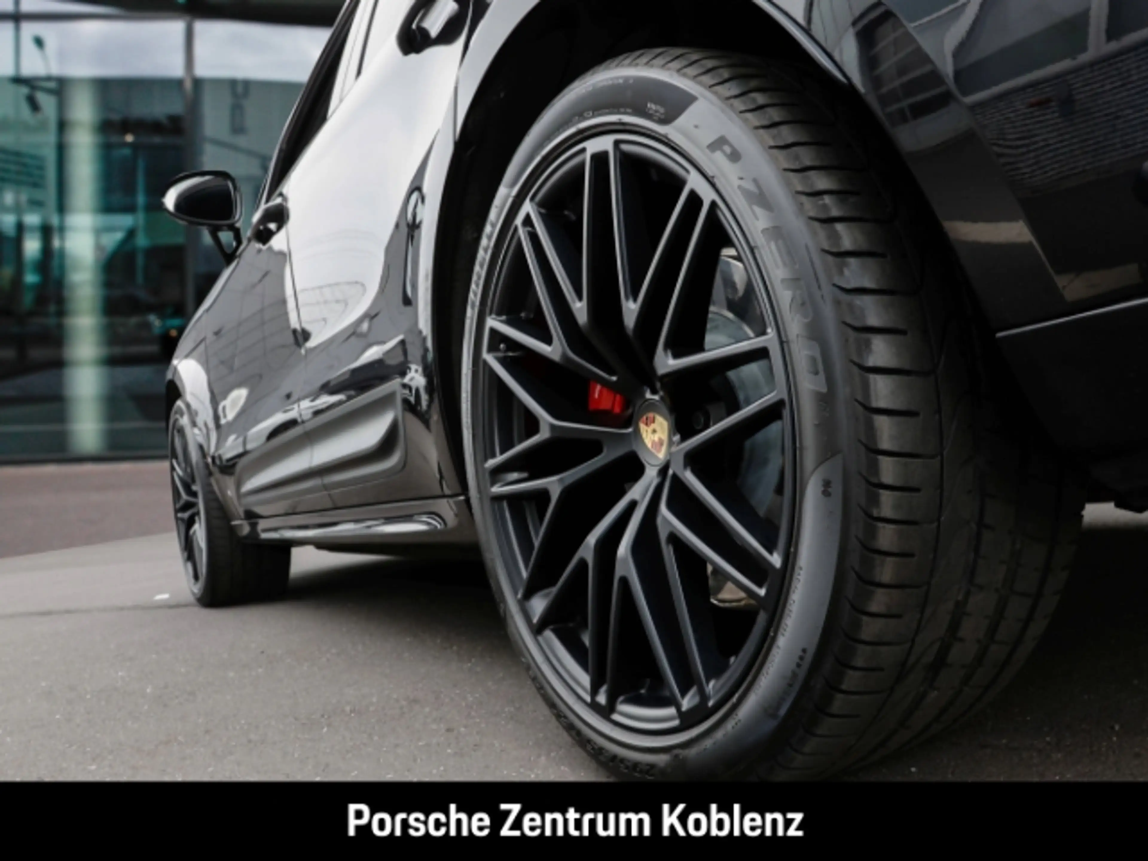 Porsche Macan GTS — photo 11