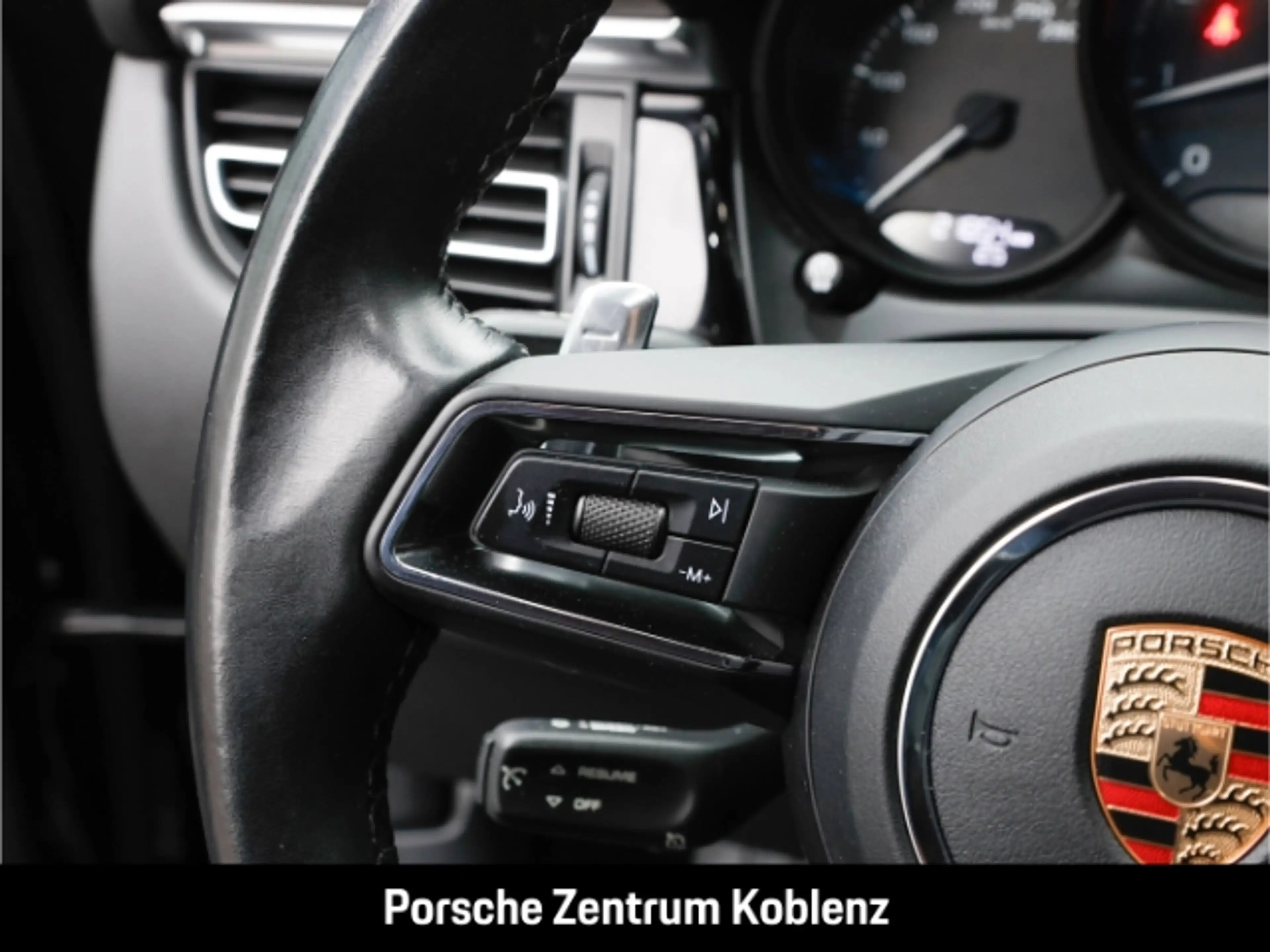 Porsche Macan GTS — photo 17