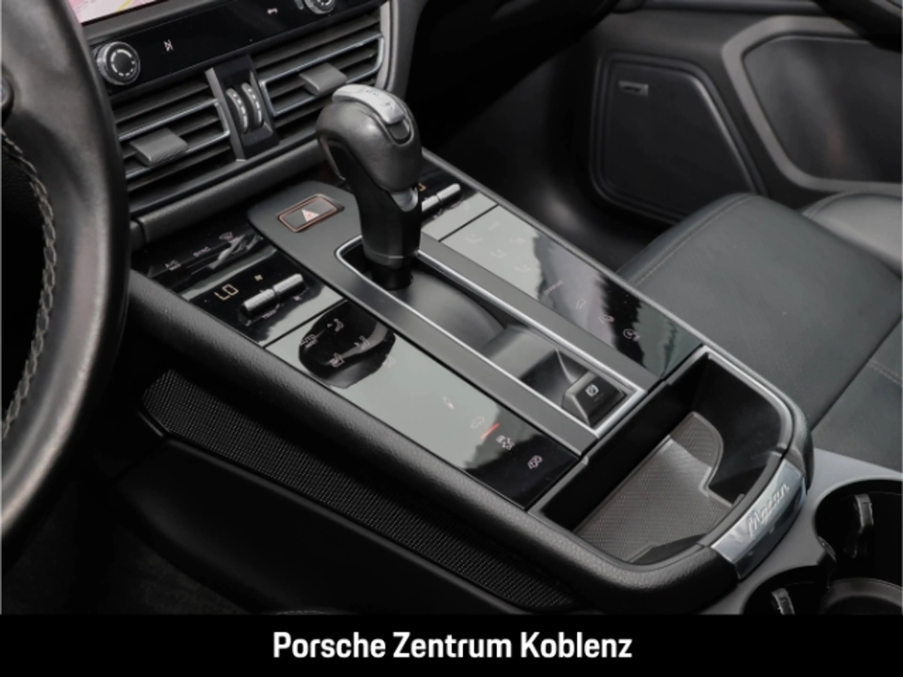 Porsche Macan GTS — photo 22