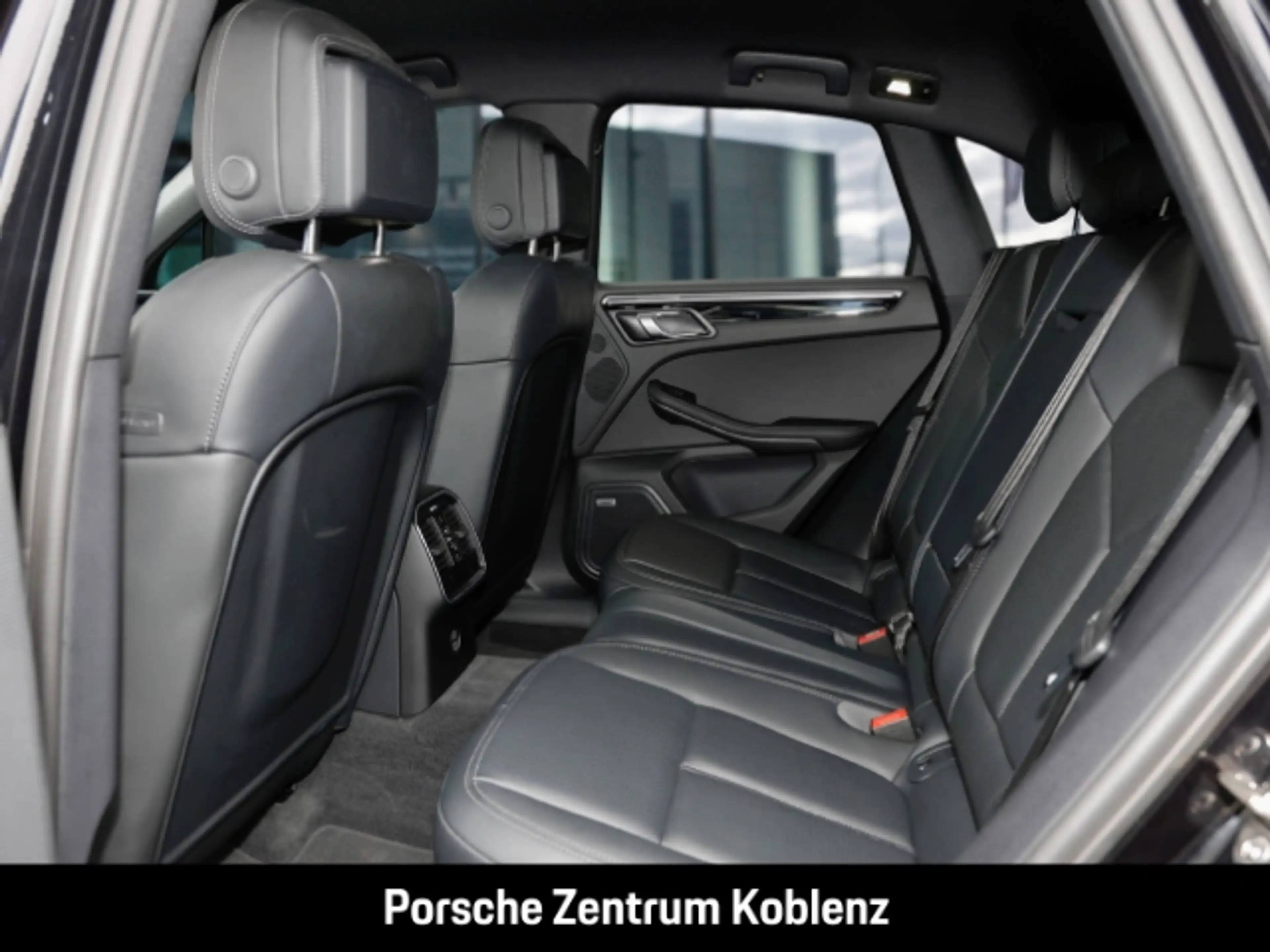 Porsche Macan GTS — photo 23
