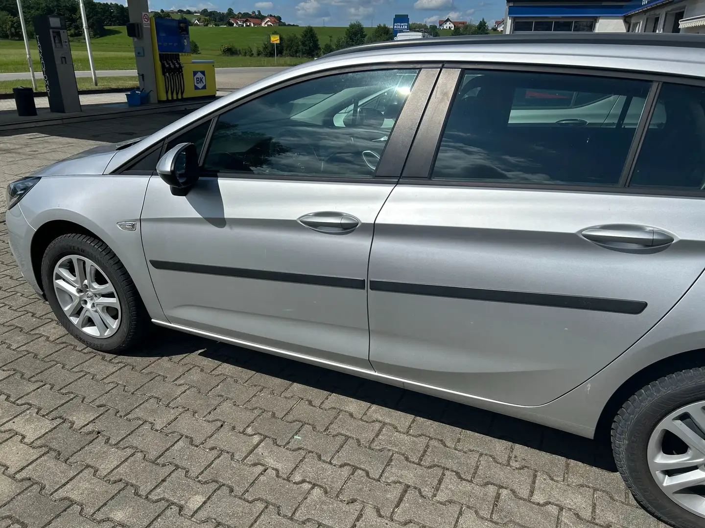 Opel Astra Sports Tourer Silber - 2