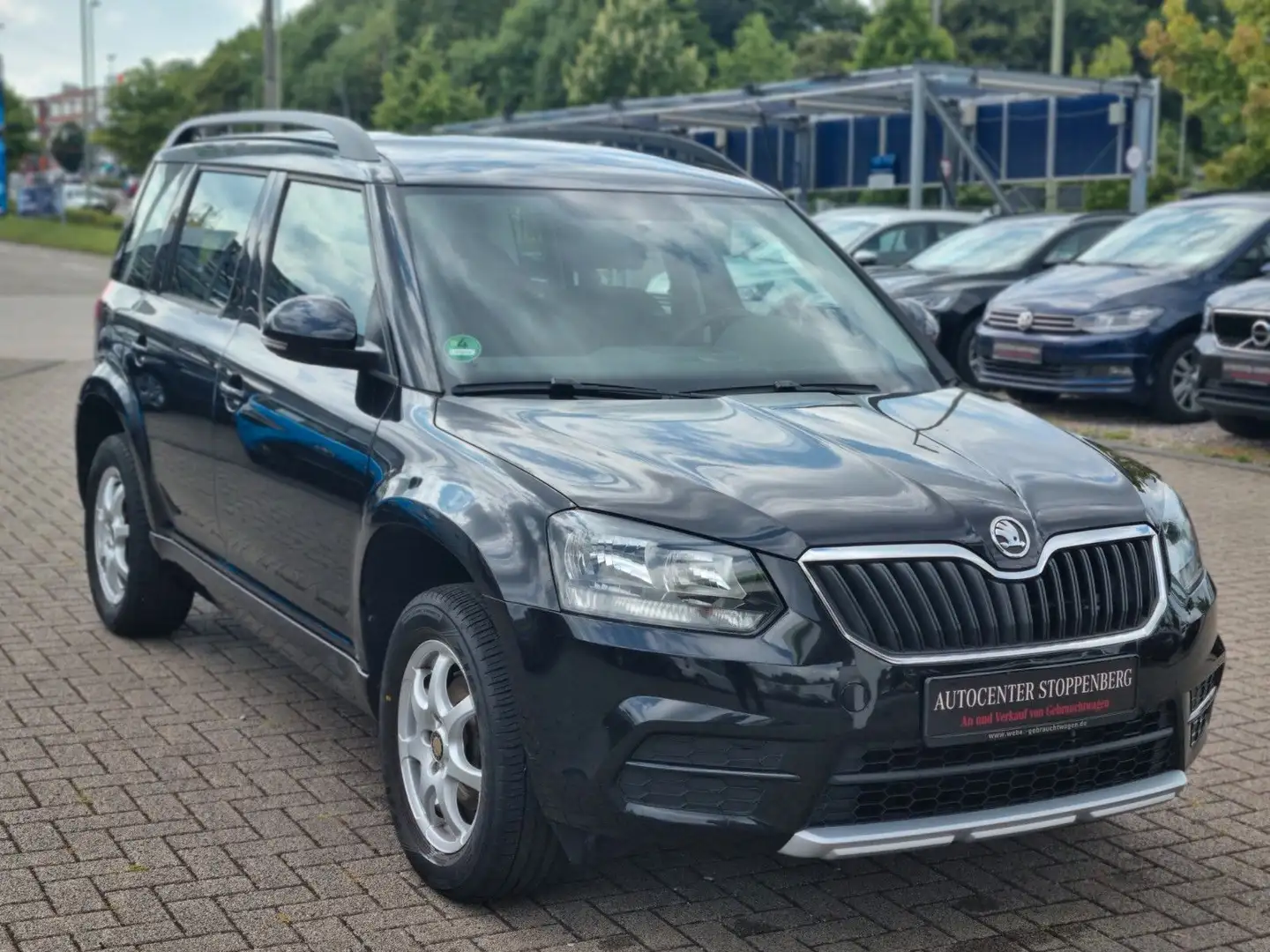 Skoda Yeti 2.0 TDI Active/Klima/1.Hand/AHK/Sommer+Wint Schwarz - 2