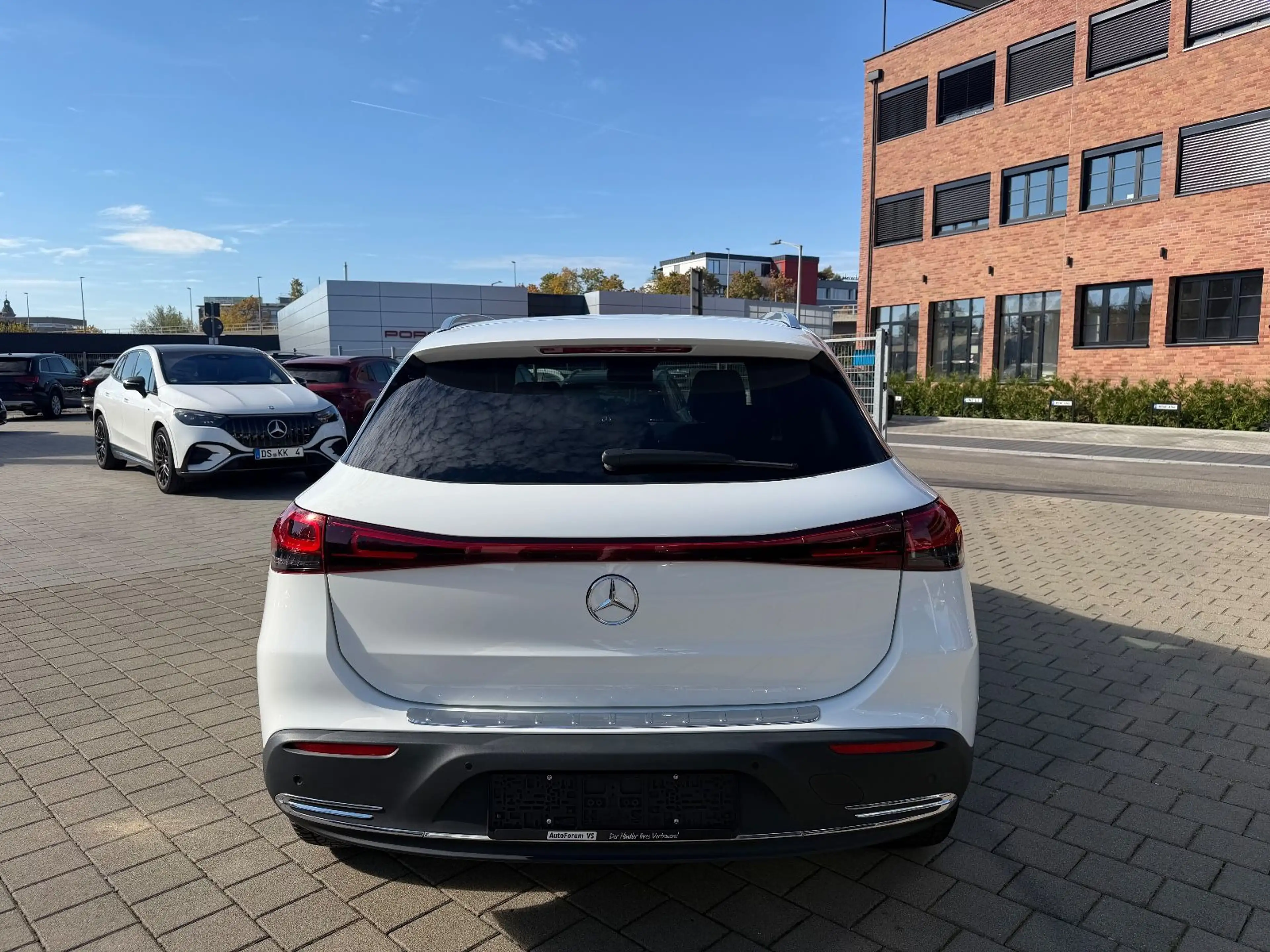 Mercedes-Benz EQA 250 MBUX*Distr*Burmes*Navi*Ambi*360° — photo 6