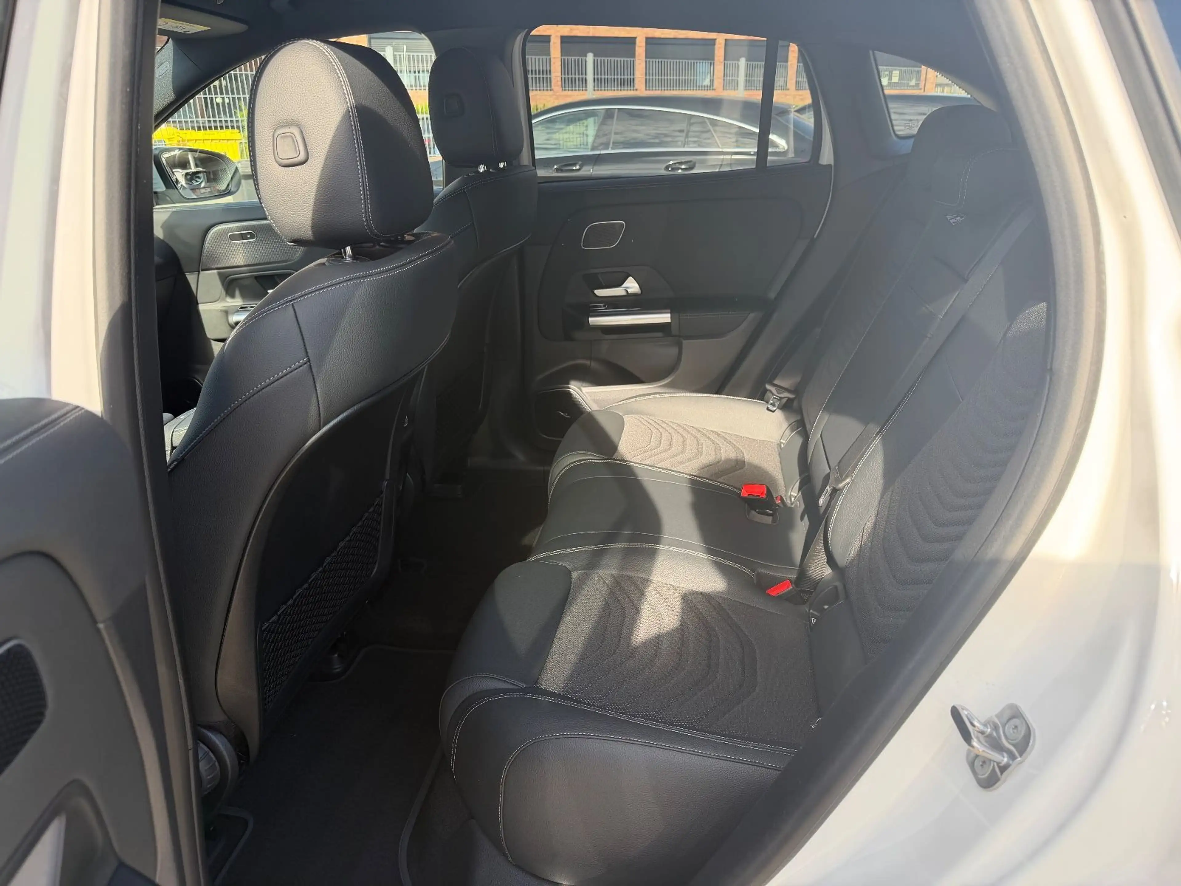 Mercedes-Benz EQA 250 MBUX*Distr*Burmes*Navi*Ambi*360° — photo 13