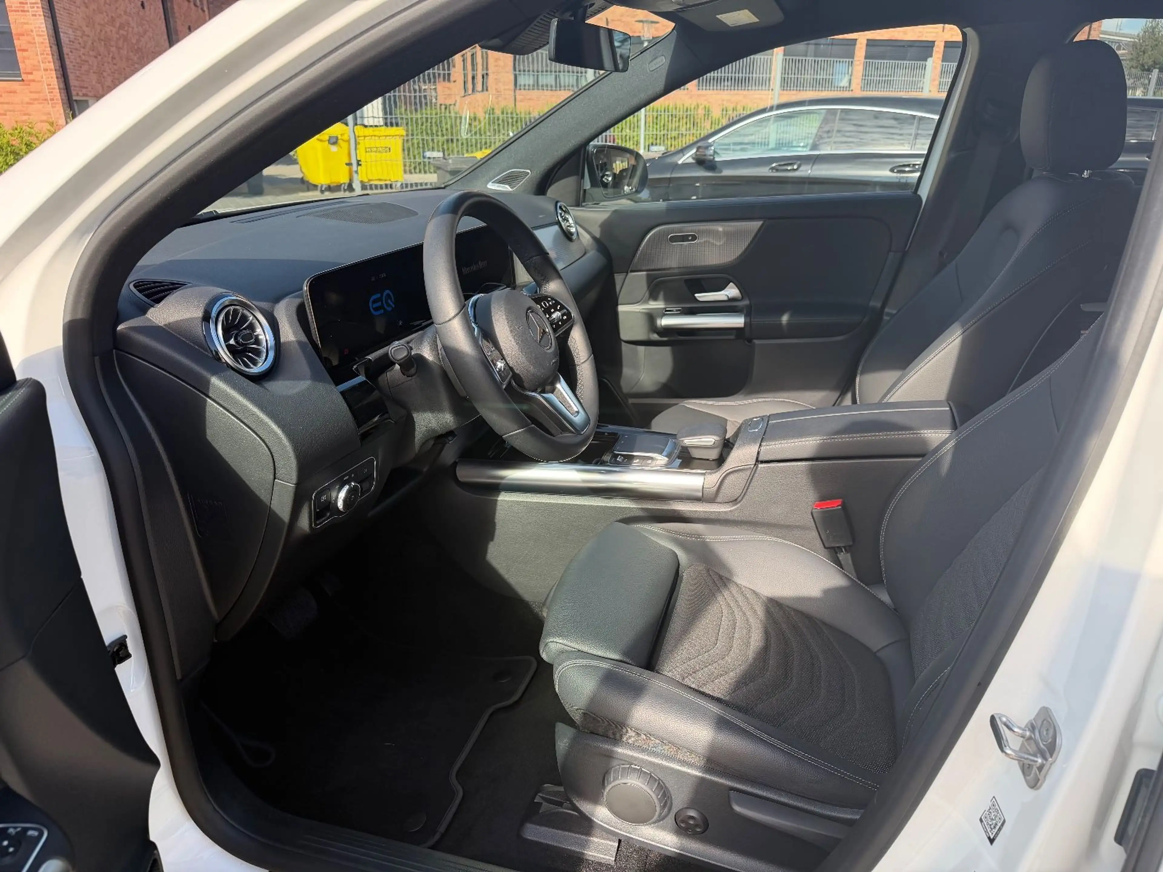 Mercedes-Benz EQA 250 MBUX*Distr*Burmes*Navi*Ambi*360° — photo 10