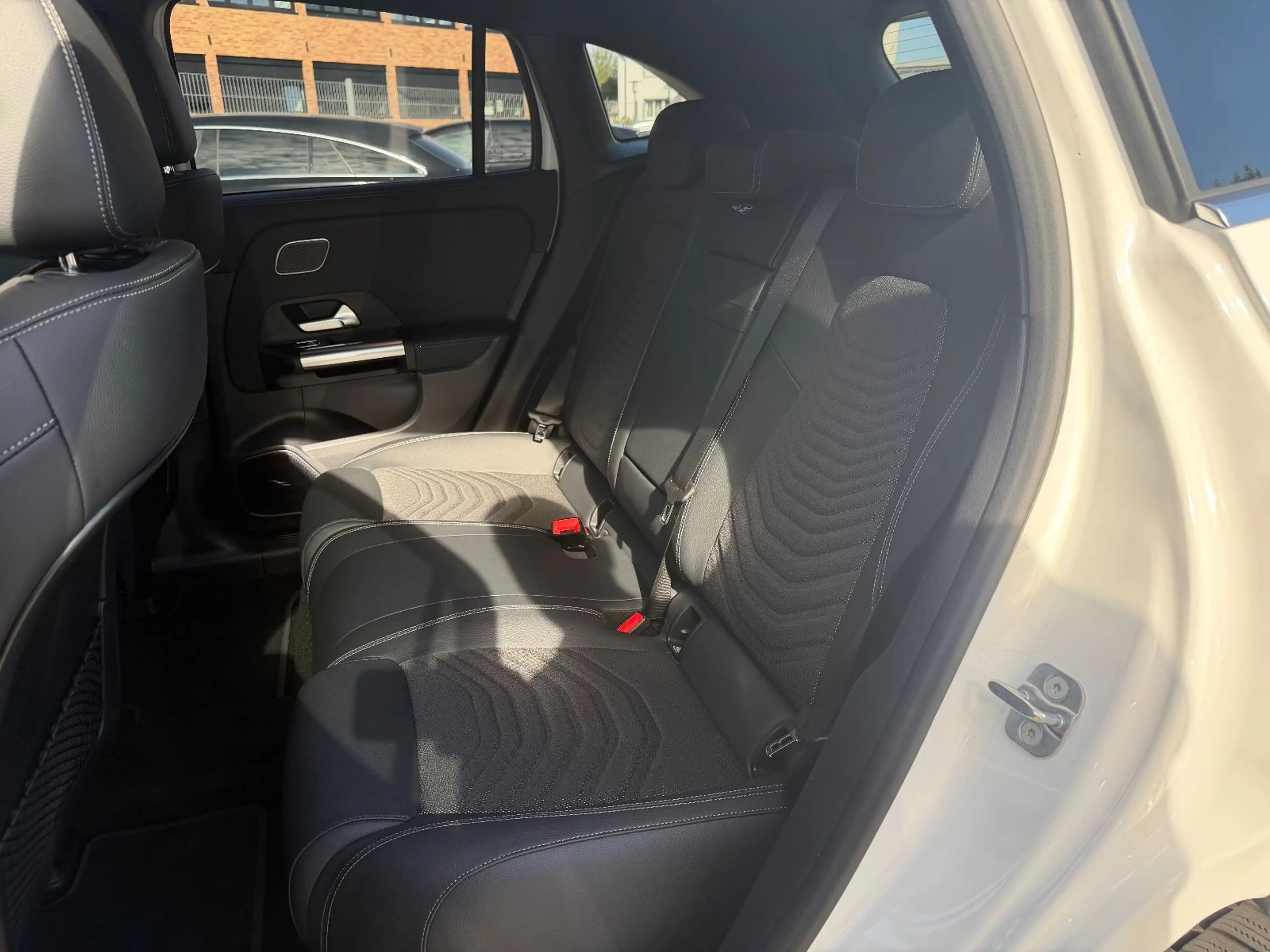 Mercedes-Benz EQA 250 MBUX*Distr*Burmes*Navi*Ambi*360° — photo 14