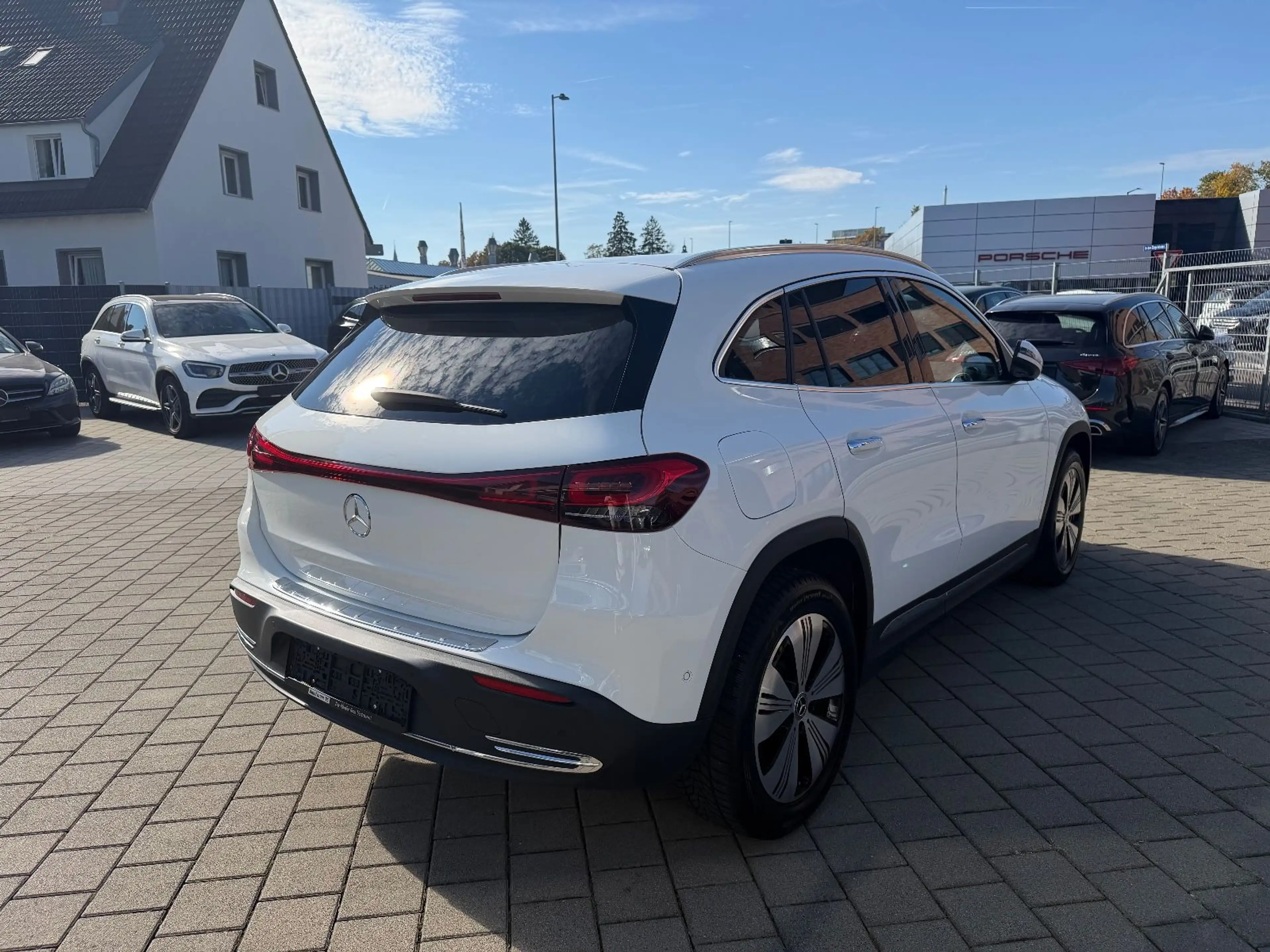 Mercedes-Benz EQA 250 MBUX*Distr*Burmes*Navi*Ambi*360° — photo 7