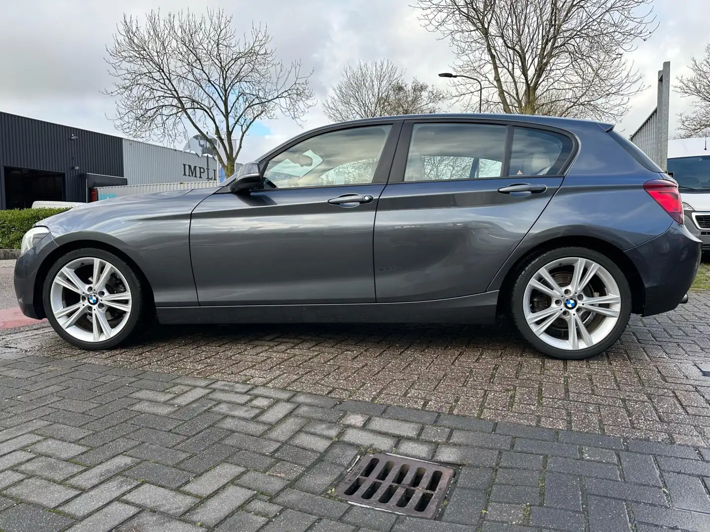 BMW 116 1-serie 116i EDE Upgrade Edition Grau - 2
