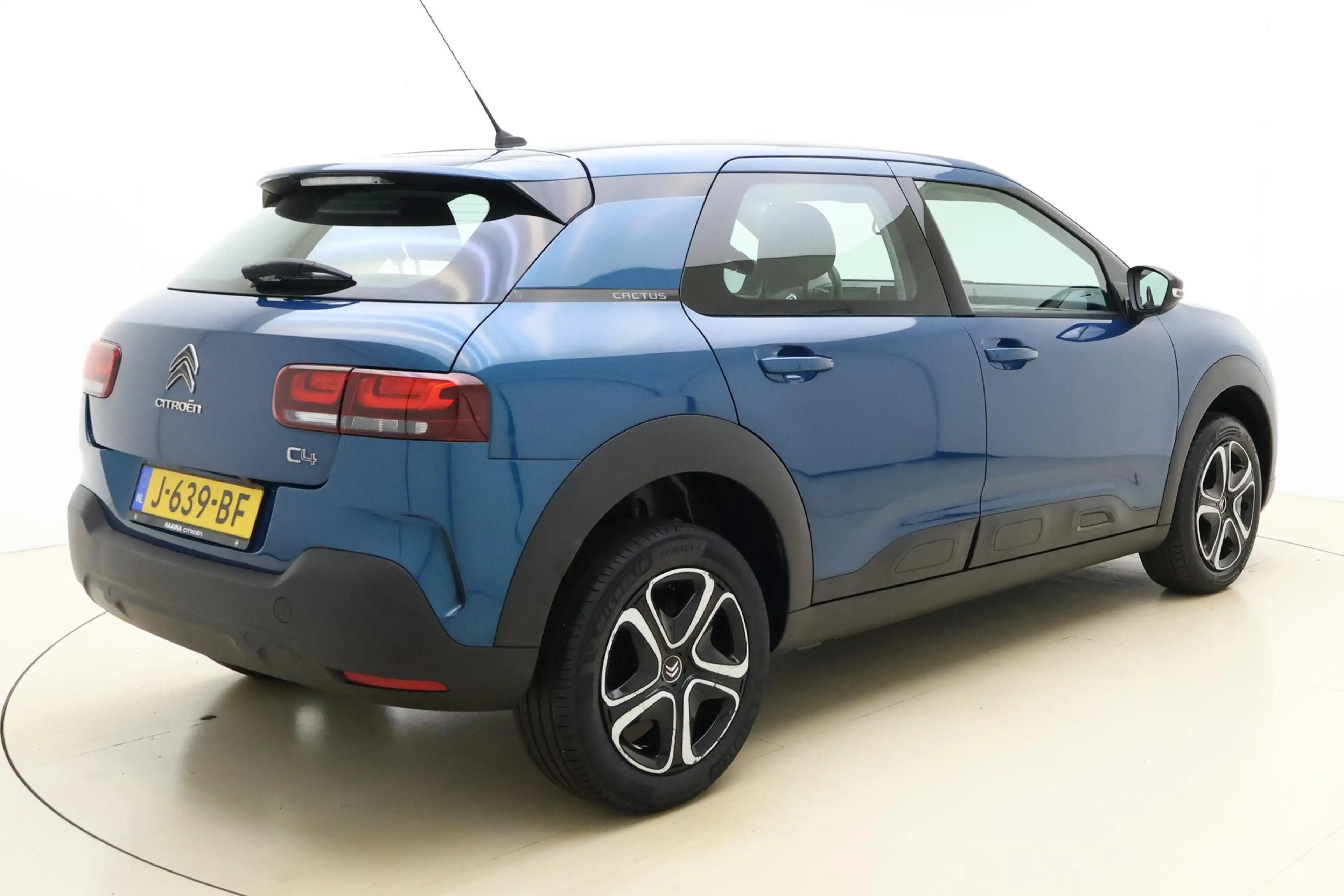 Citroen C4 Cactus 1.2 PureTech 110pk Business | Navigatie | Climate — photo 2