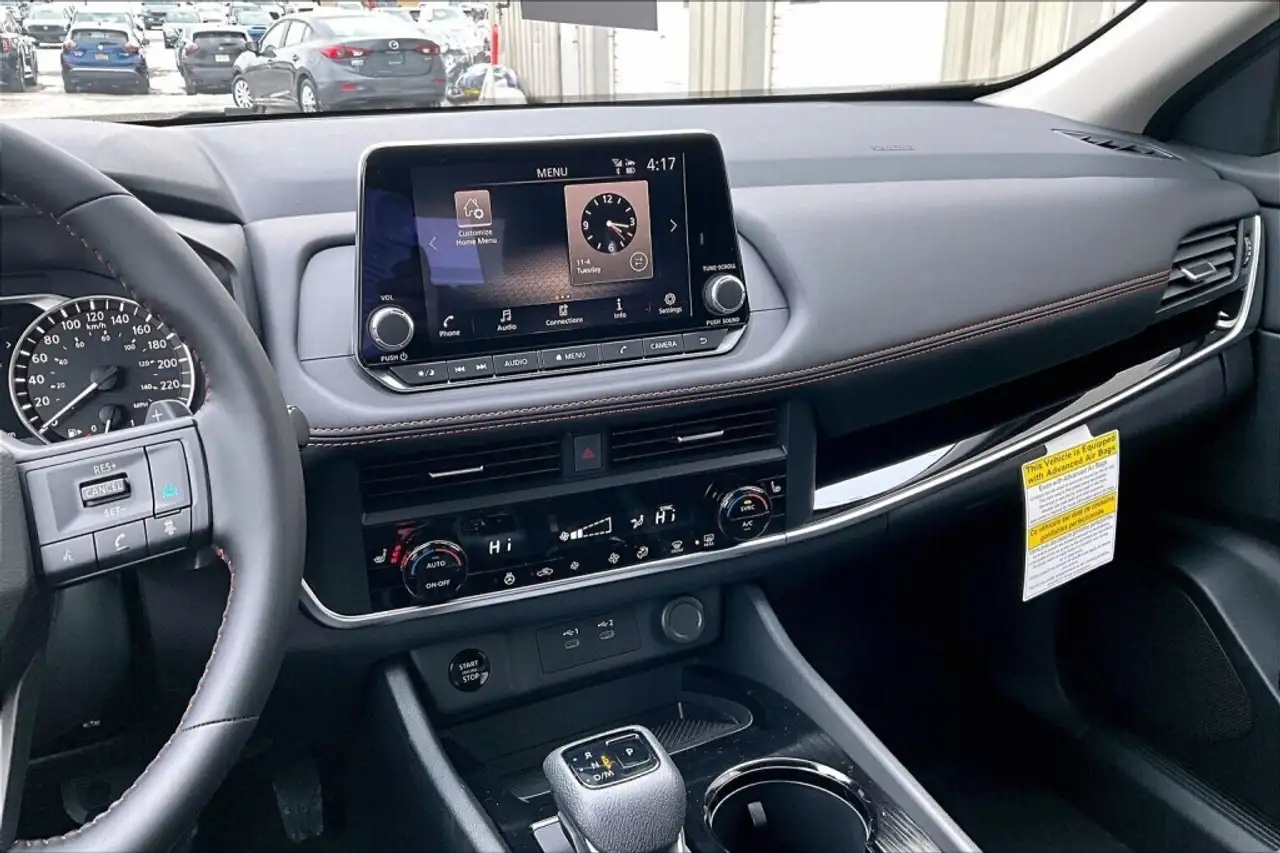 Nissan Rogue снимка Nissan Rogue