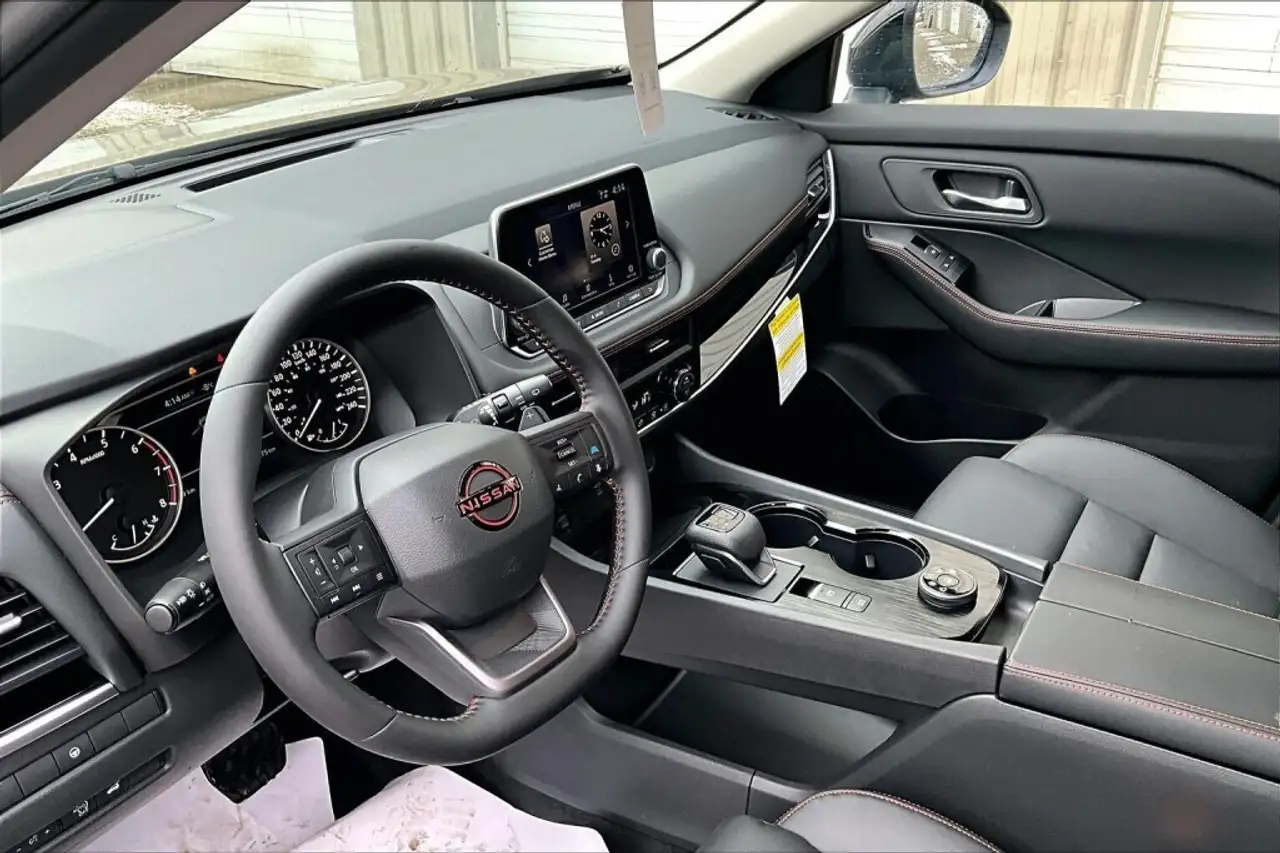 Nissan Rogue снимка Nissan Rogue