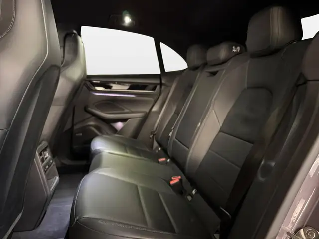 Porsche Macan view 15