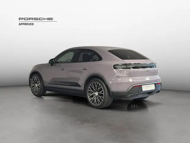 Porsche Macan view 4
