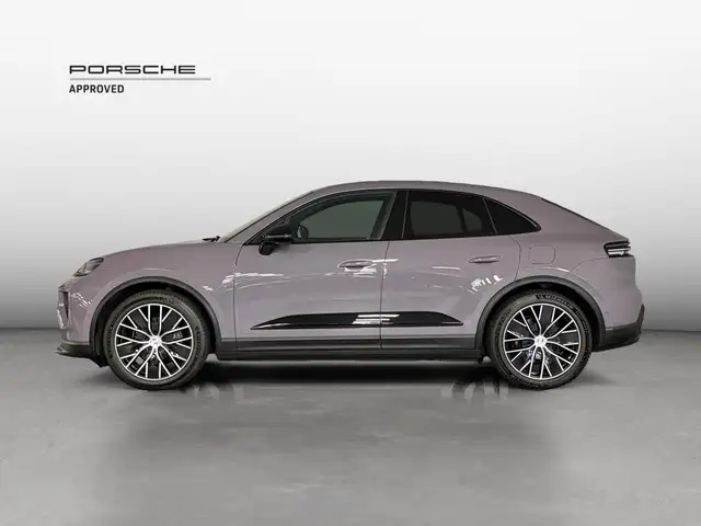 Porsche Macan view 3