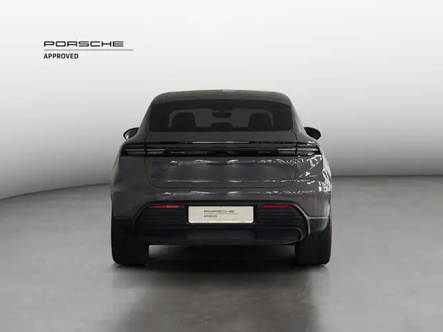 Porsche Macan view 5