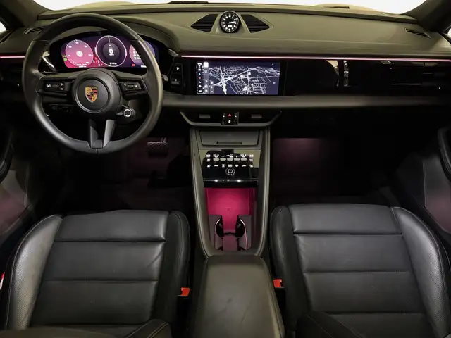 Porsche Macan view 14
