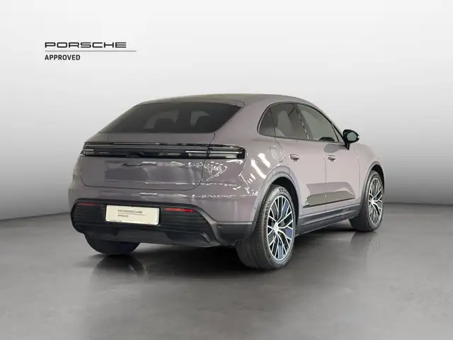 Porsche Macan view 6