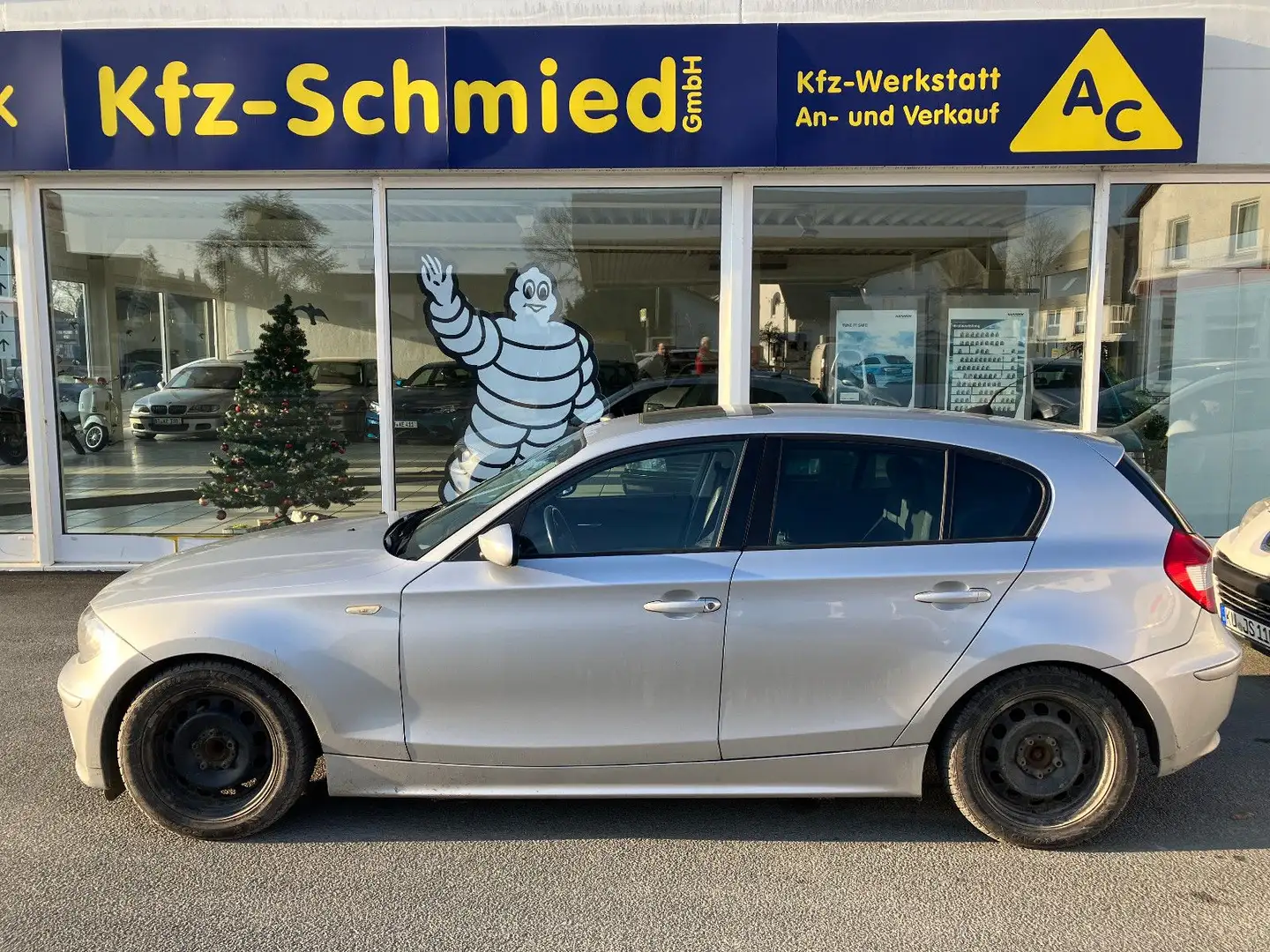 BMW 118 d * Klima * GSD * ALU * Euro4 * PDC * Argintiu - 2