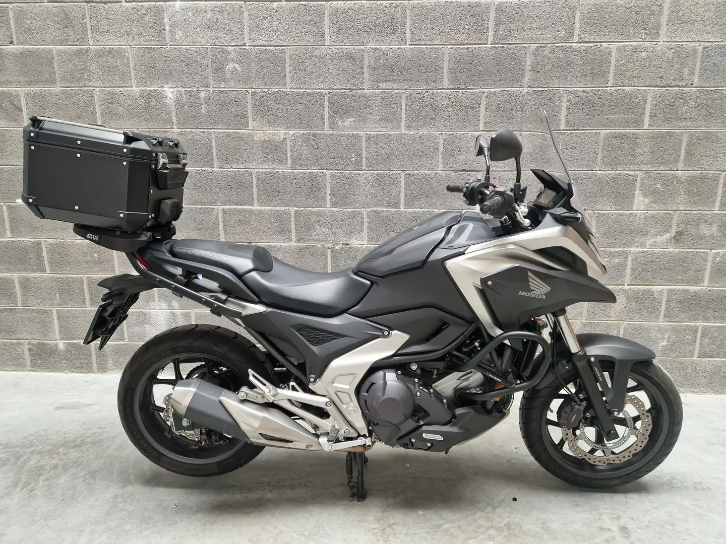 Honda NC 750 Gris - 2