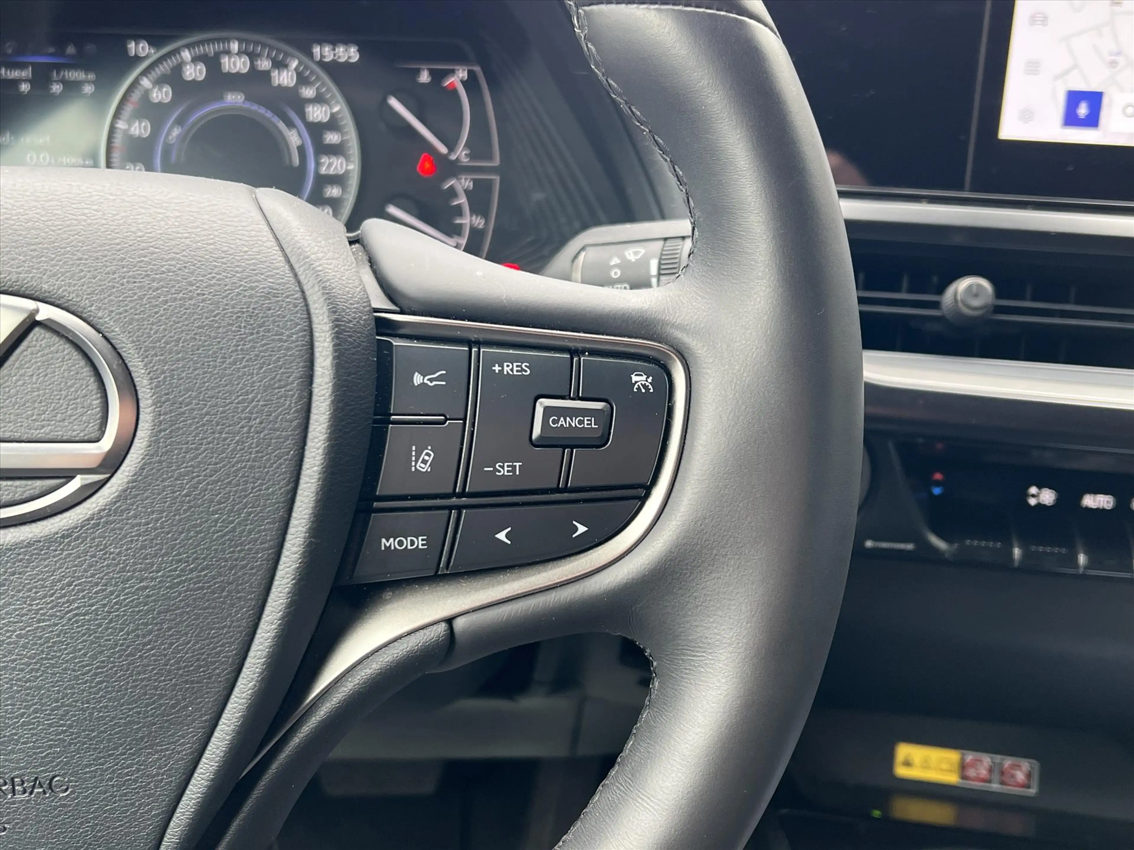 Lexus UX 250h Preference Line | Nieuwe multimedia, 18 inch, Dode — photo 15
