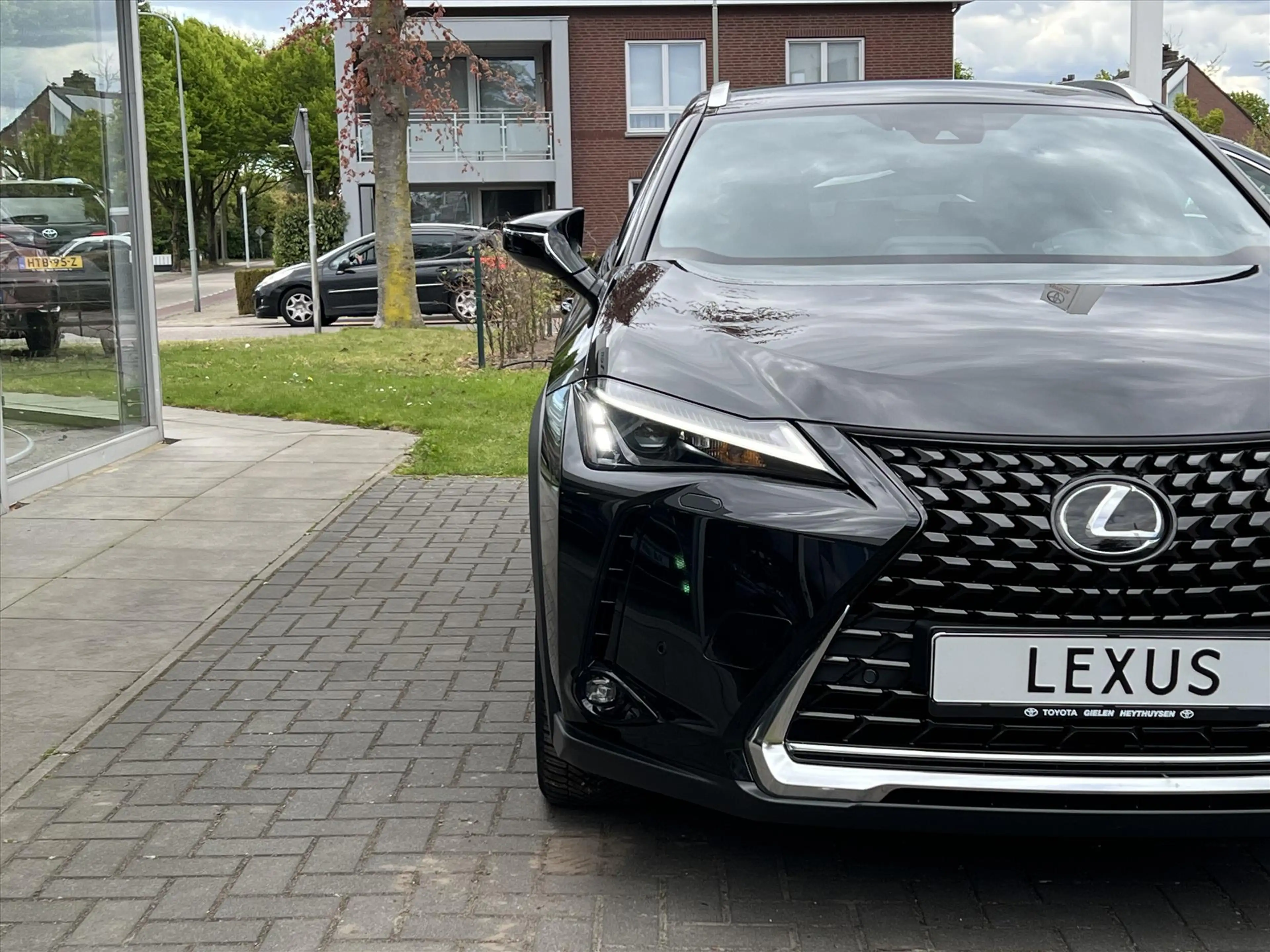Lexus UX 250h Preference Line | Nieuwe multimedia, 18 inch, Dode — photo 7