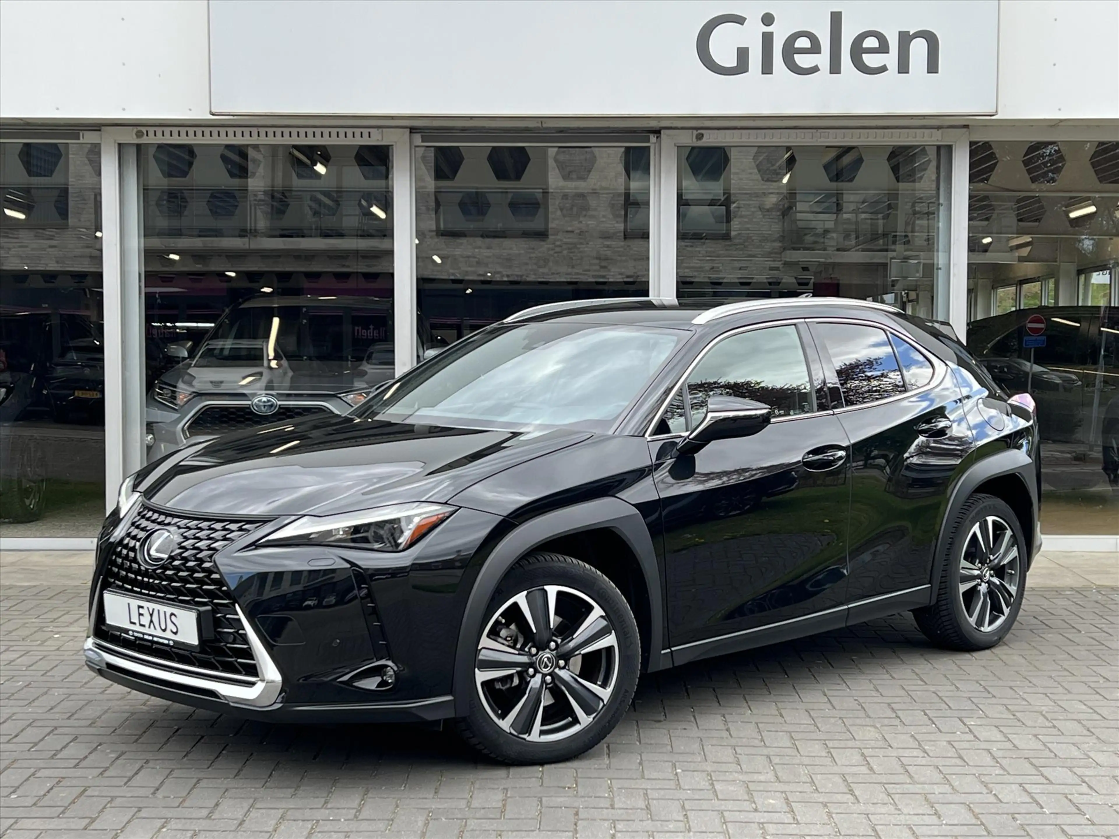 Lexus UX 250h Preference Line | Nieuwe multimedia, 18 inch, Dode