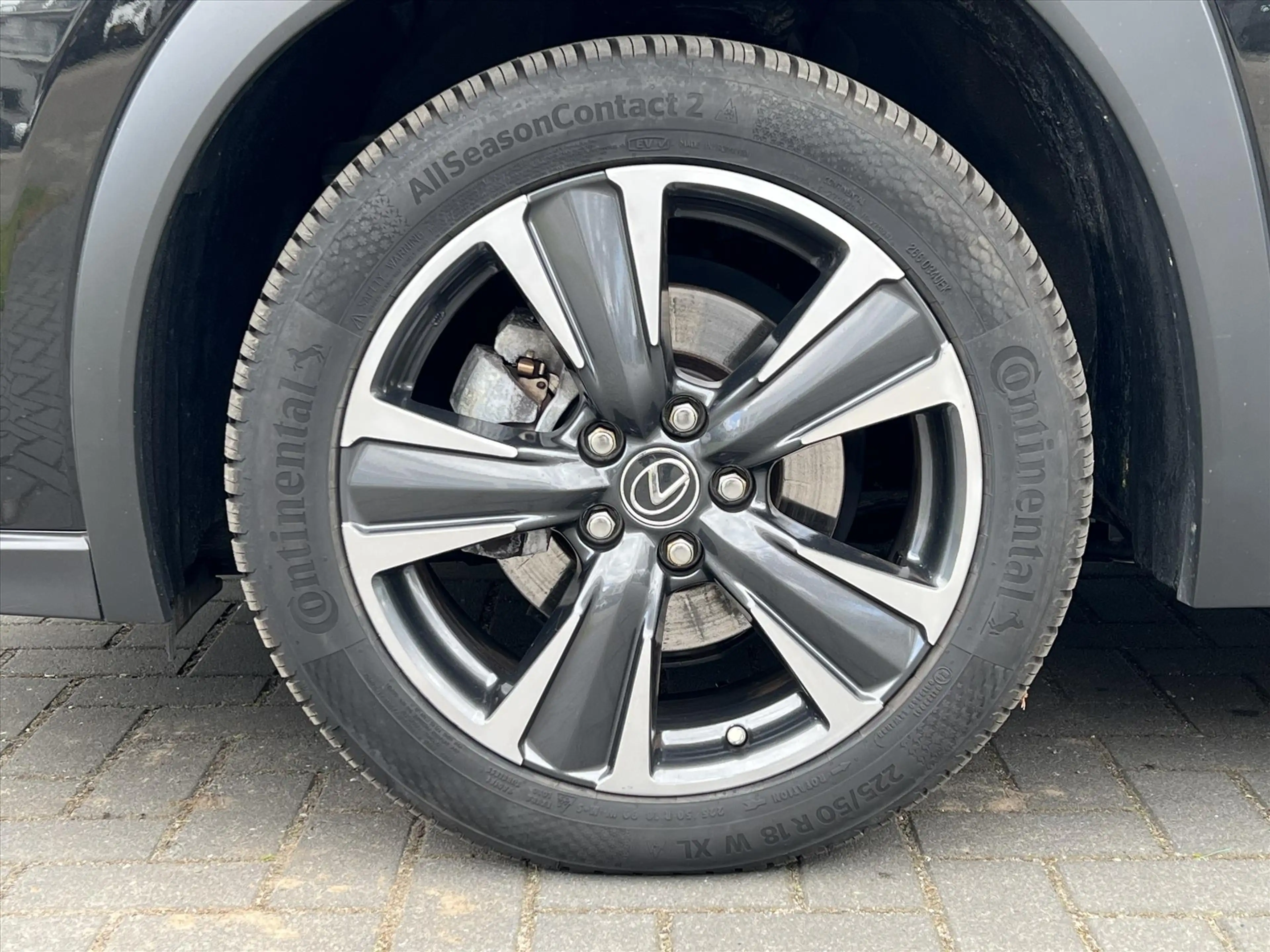 Lexus UX 250h Preference Line | Nieuwe multimedia, 18 inch, Dode — photo 10