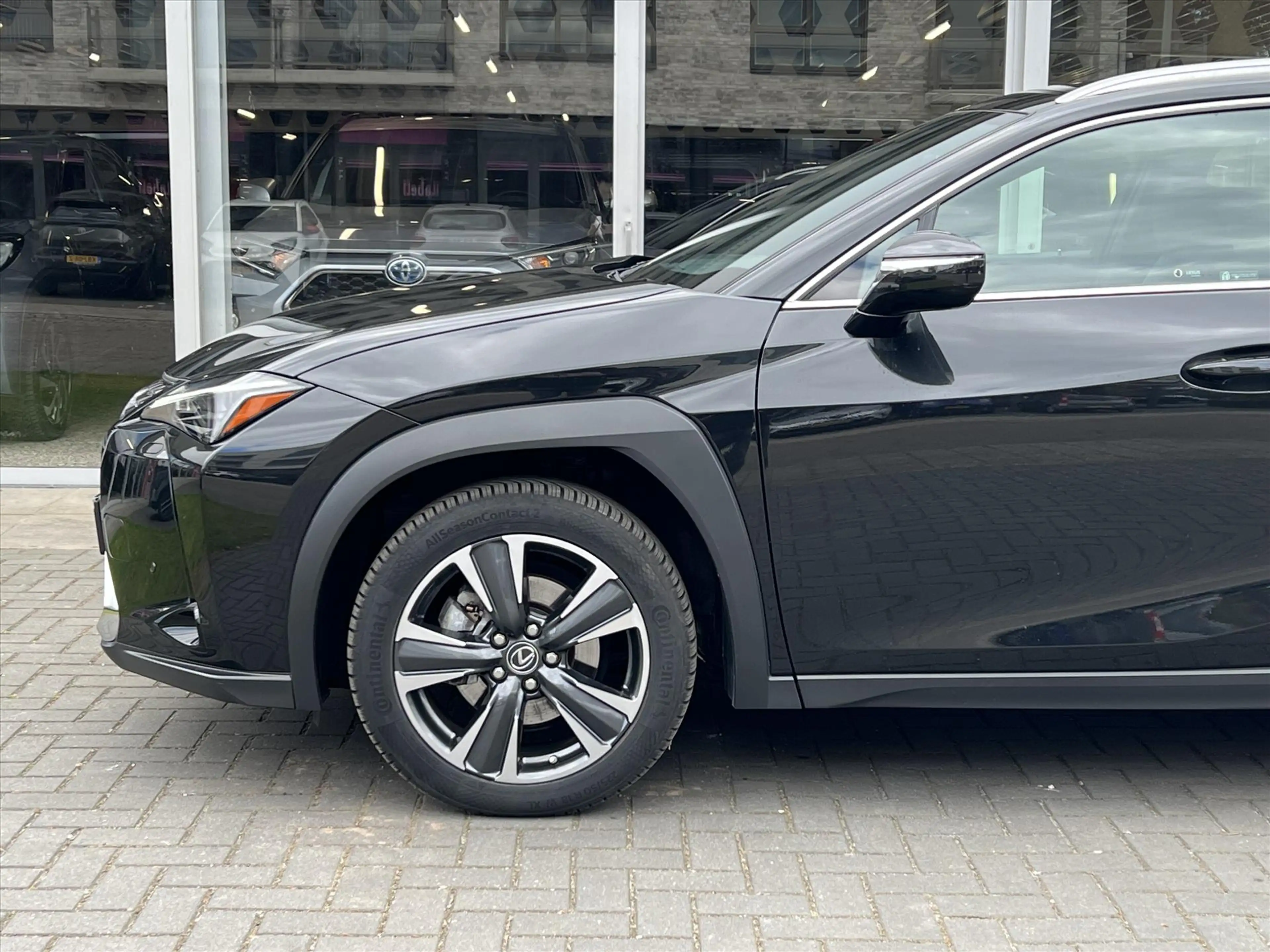 Lexus UX 250h Preference Line | Nieuwe multimedia, 18 inch, Dode — photo 9