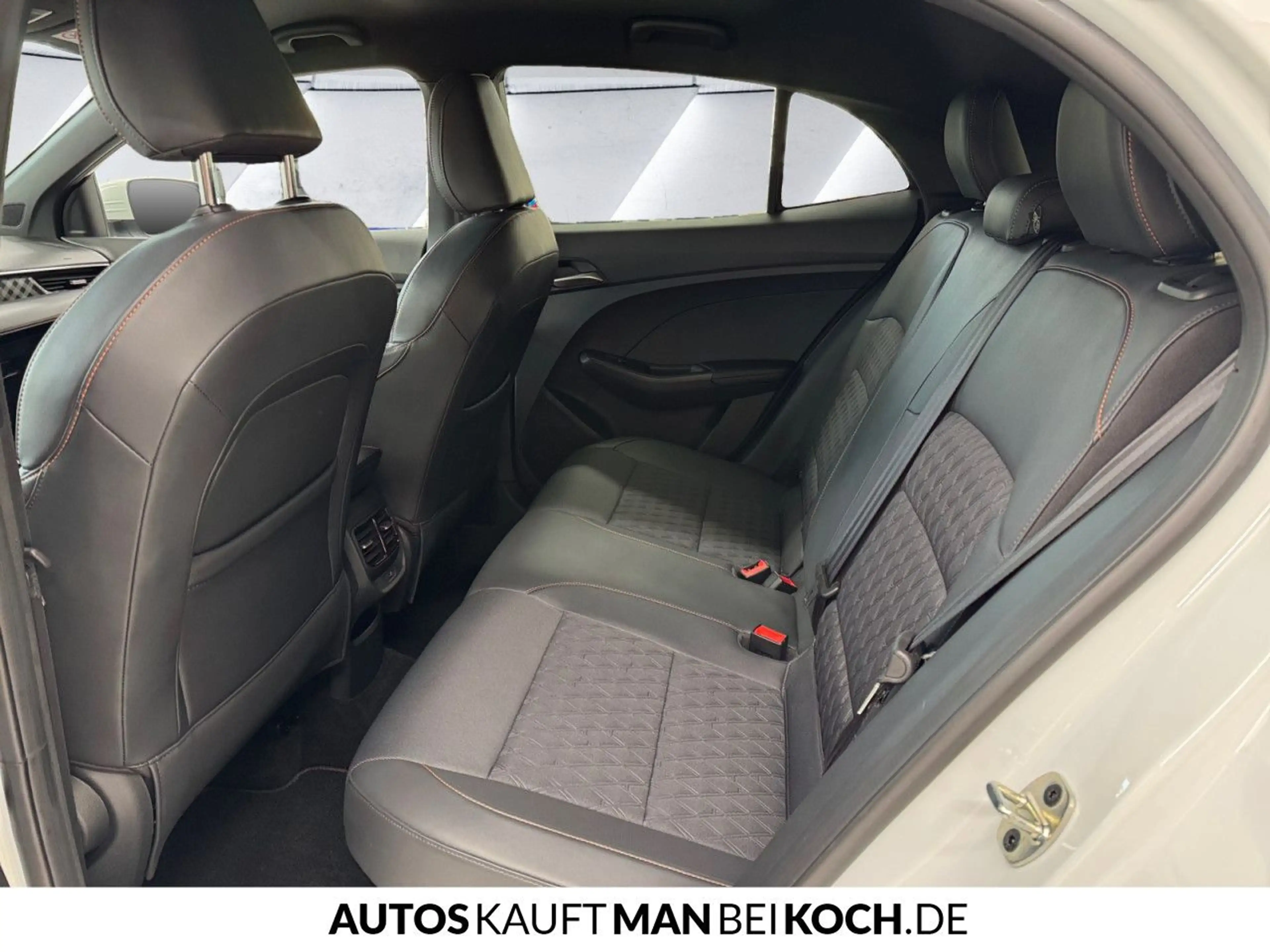 MG MG3 HEV LUX 360 Keyless Shz+Lhz ACC Kamera LED — photo 8