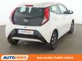 Toyota Aygo 1.0 X-Play club*LIM*ALU*KLIMA*TOUCH* Белый - thumbnail 6